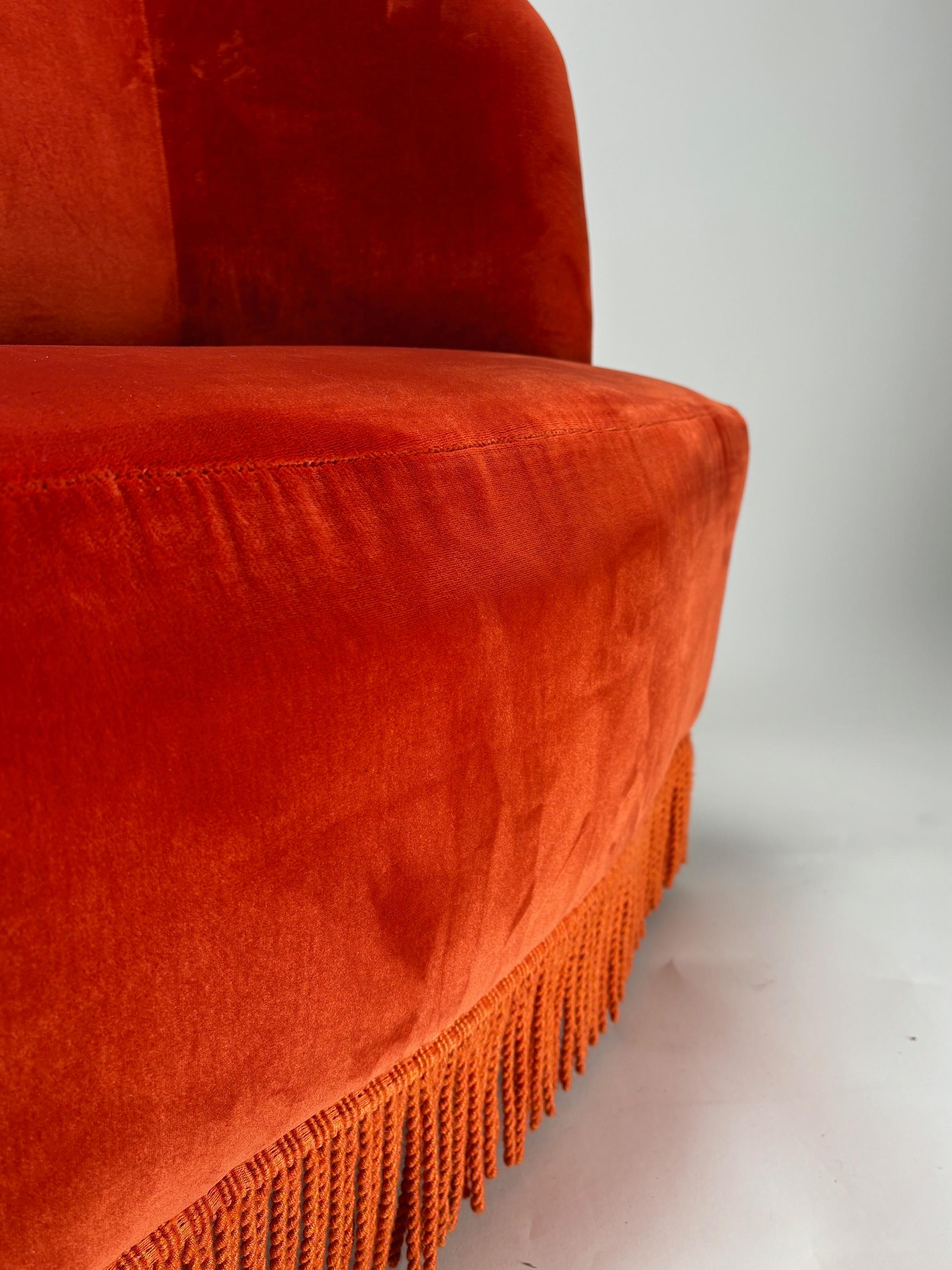 Sillón italiano orejero de estilo moderno de mediados de siglo en venta 1