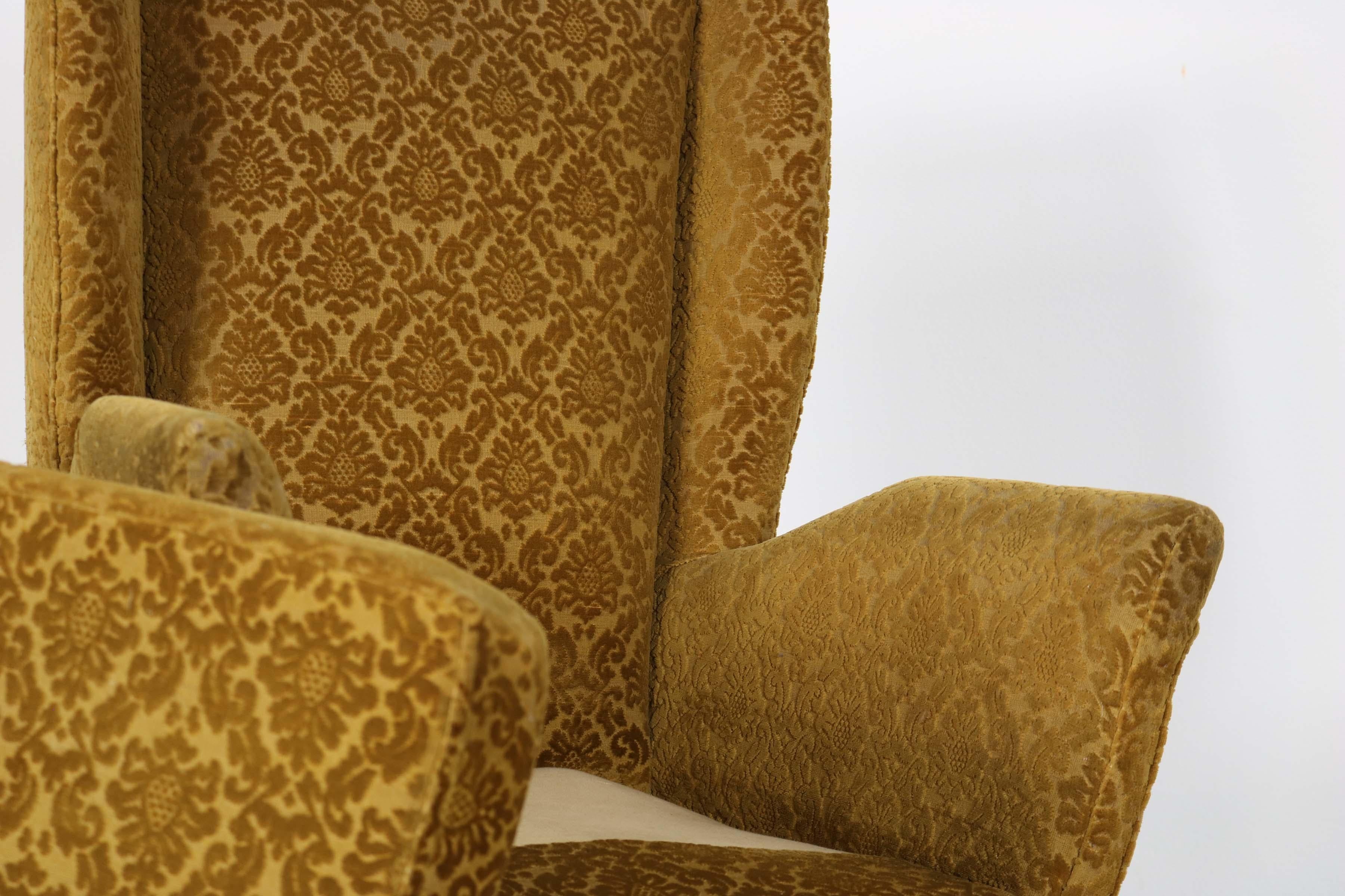 Italian Wingback Chair in original condition, Produced by I.S.A. Bergamo, 1950s For Sale 4