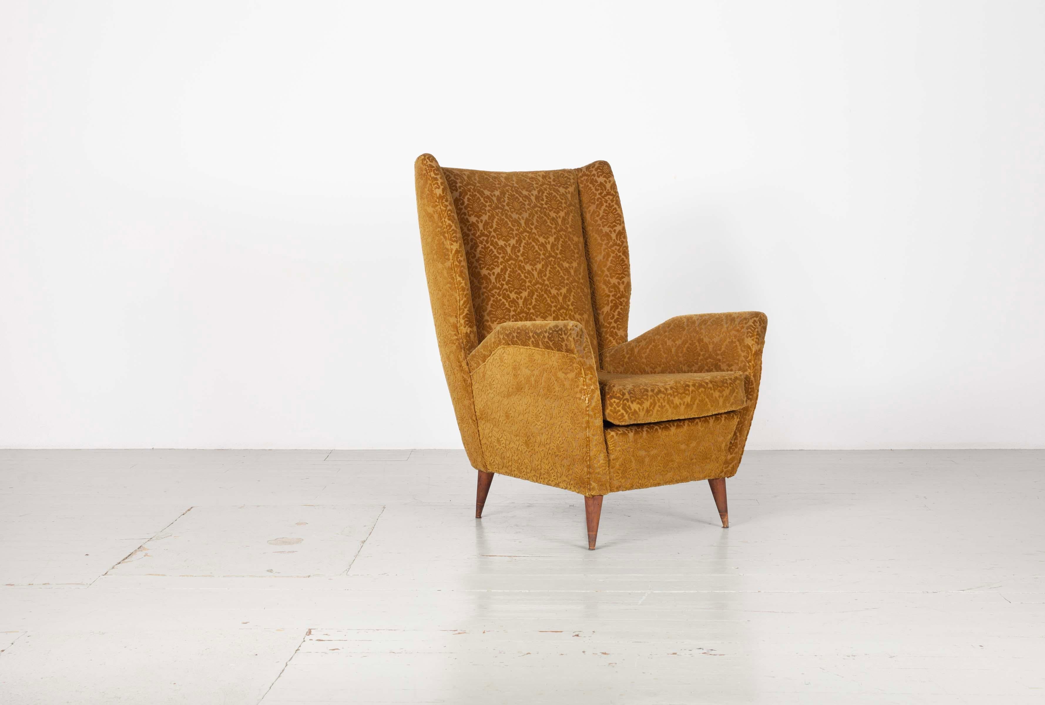 Italian Wingback Chair in original condition, Produced by I.S.A. Bergamo, 1950s In Good Condition For Sale In Wolfurt, AT