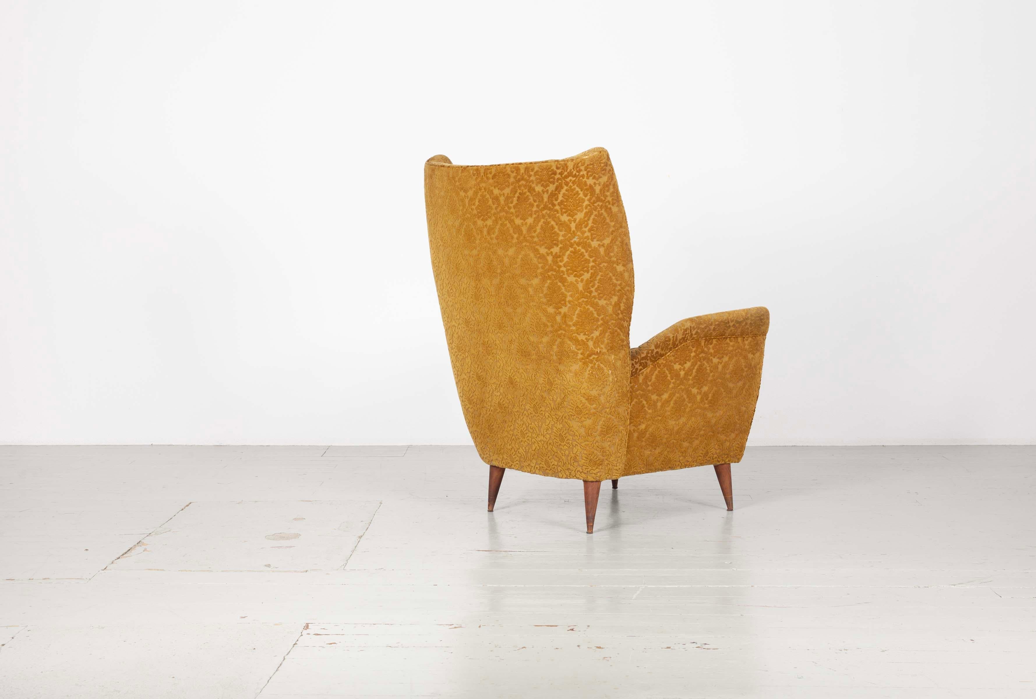 Wood Italian Wingback Chair in original condition, Produced by I.S.A. Bergamo, 1950s For Sale