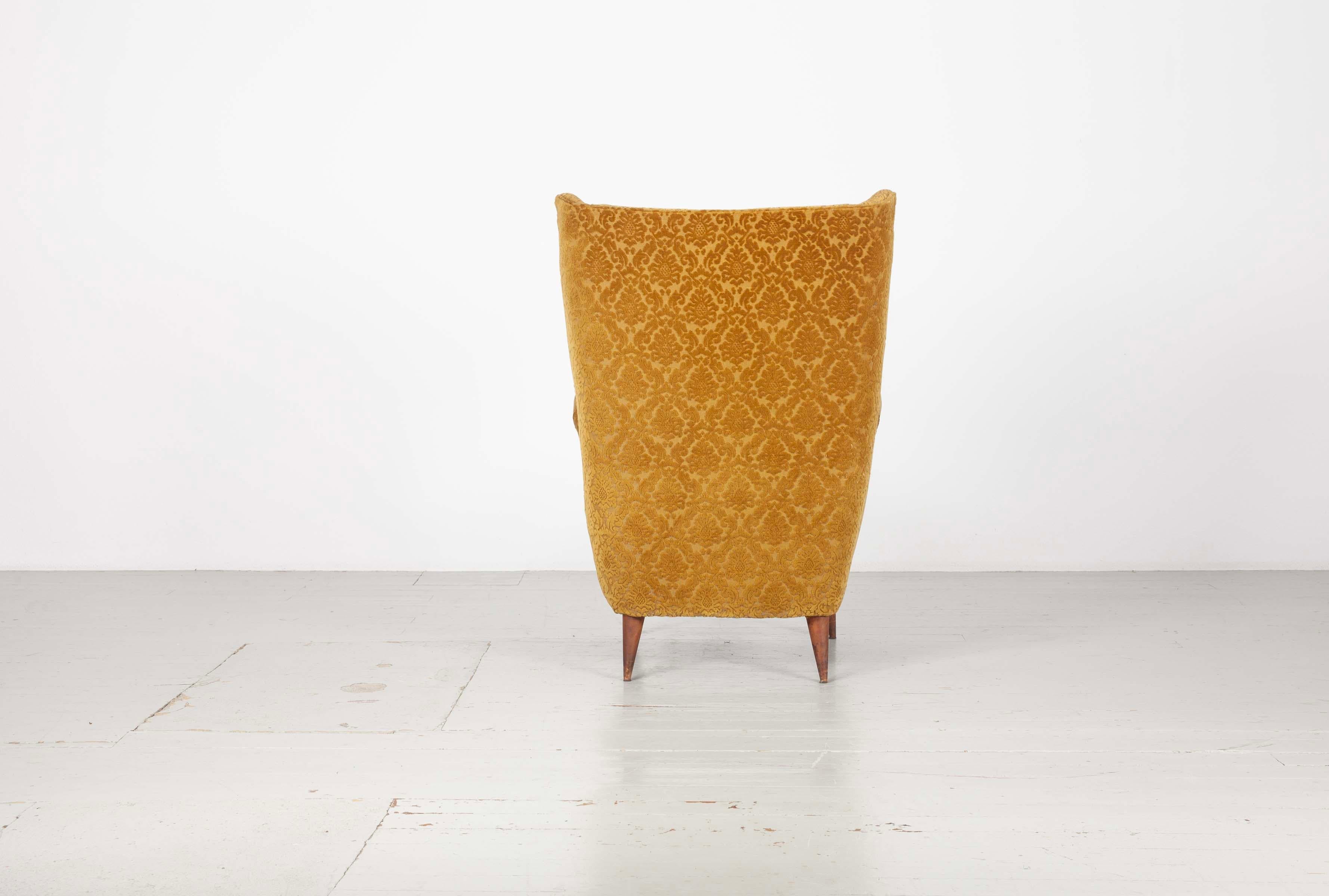 Italian Wingback Chair in original condition, Produced by I.S.A. Bergamo, 1950s For Sale 1