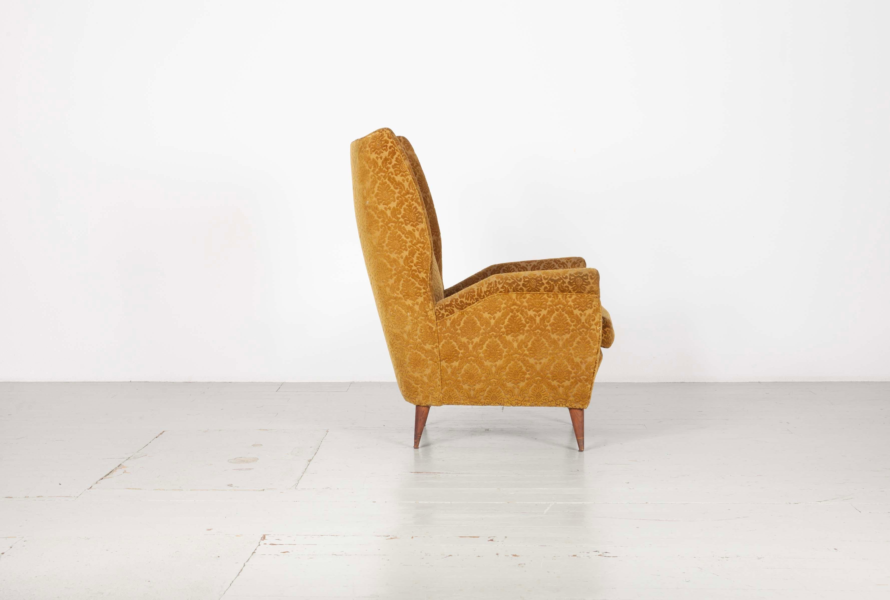 Italian Wingback Chair in original condition, Produced by I.S.A. Bergamo, 1950s For Sale 3