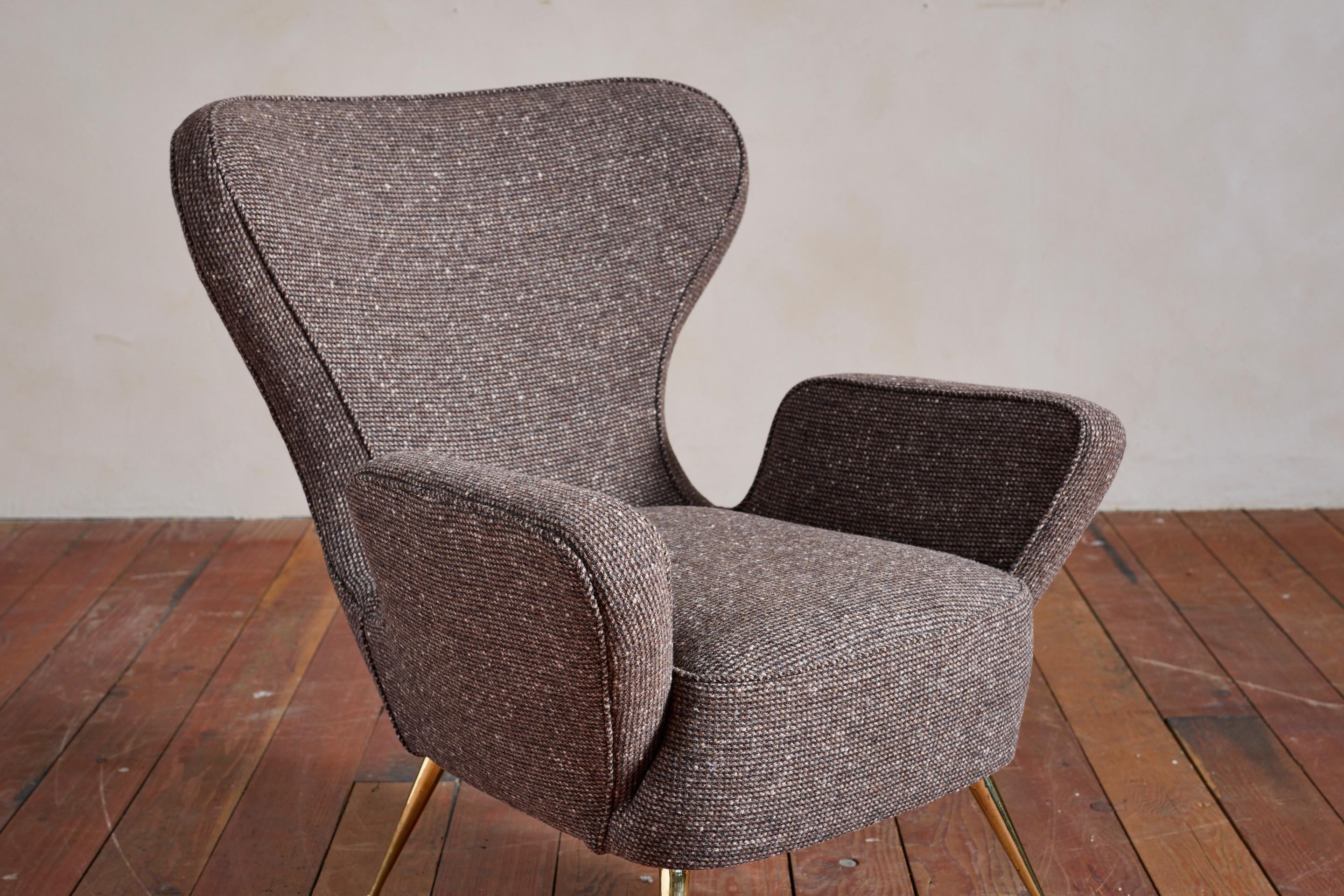 Italienische Ohrensessel mit Fußhockern im Angebot 5