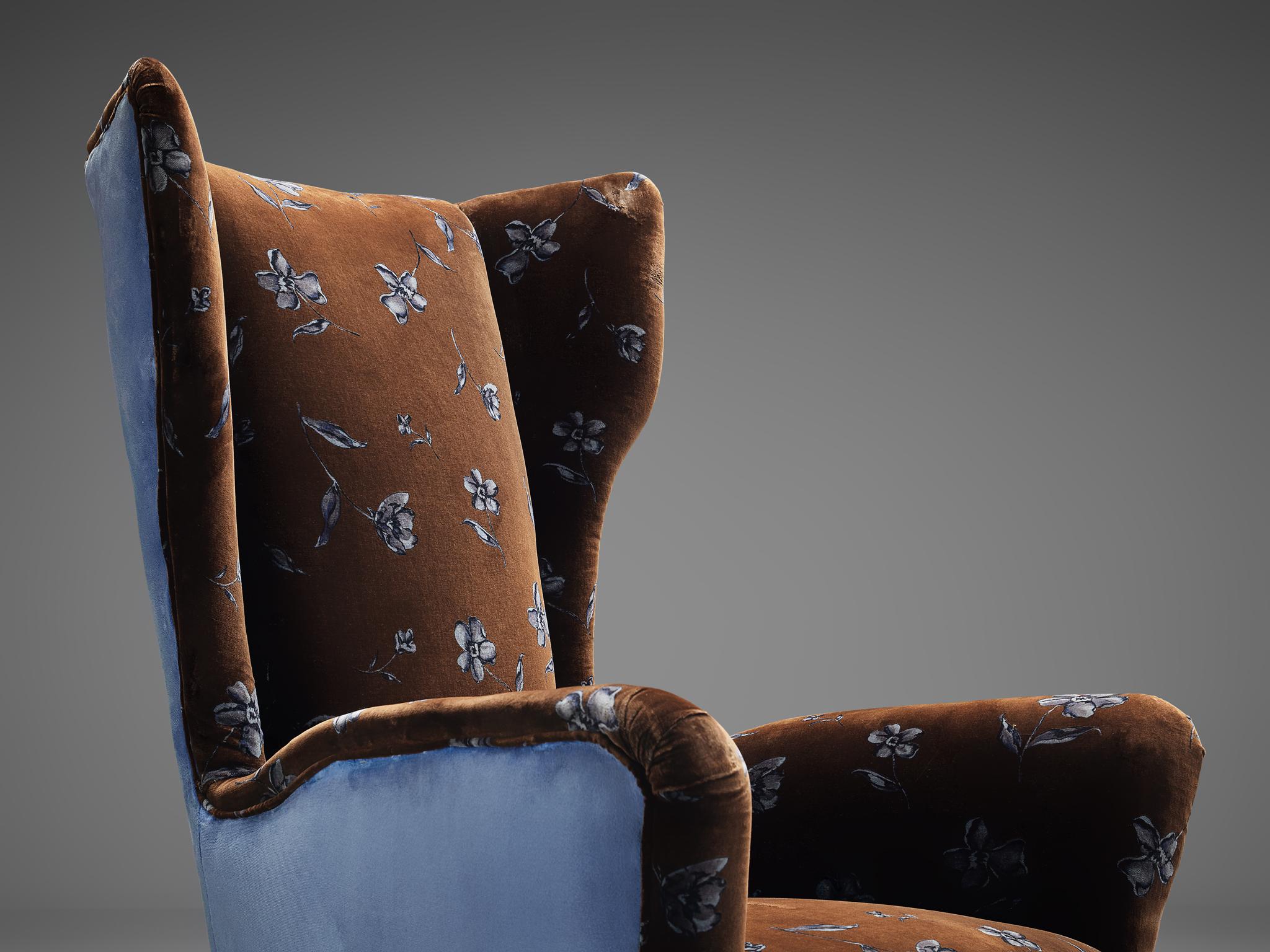 Fauteuil de salon italien Wingback en tissu à fleurs 3