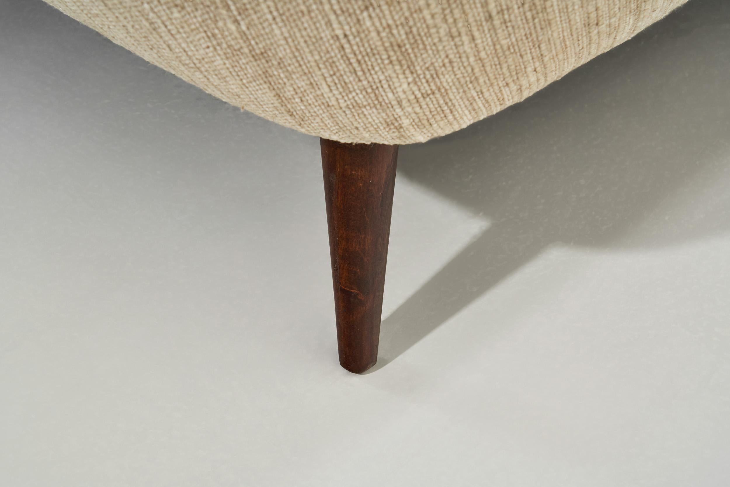 Italienisches Dreisitzer-Sofa mit Rückenlehne, Italien um 1950 im Angebot 11