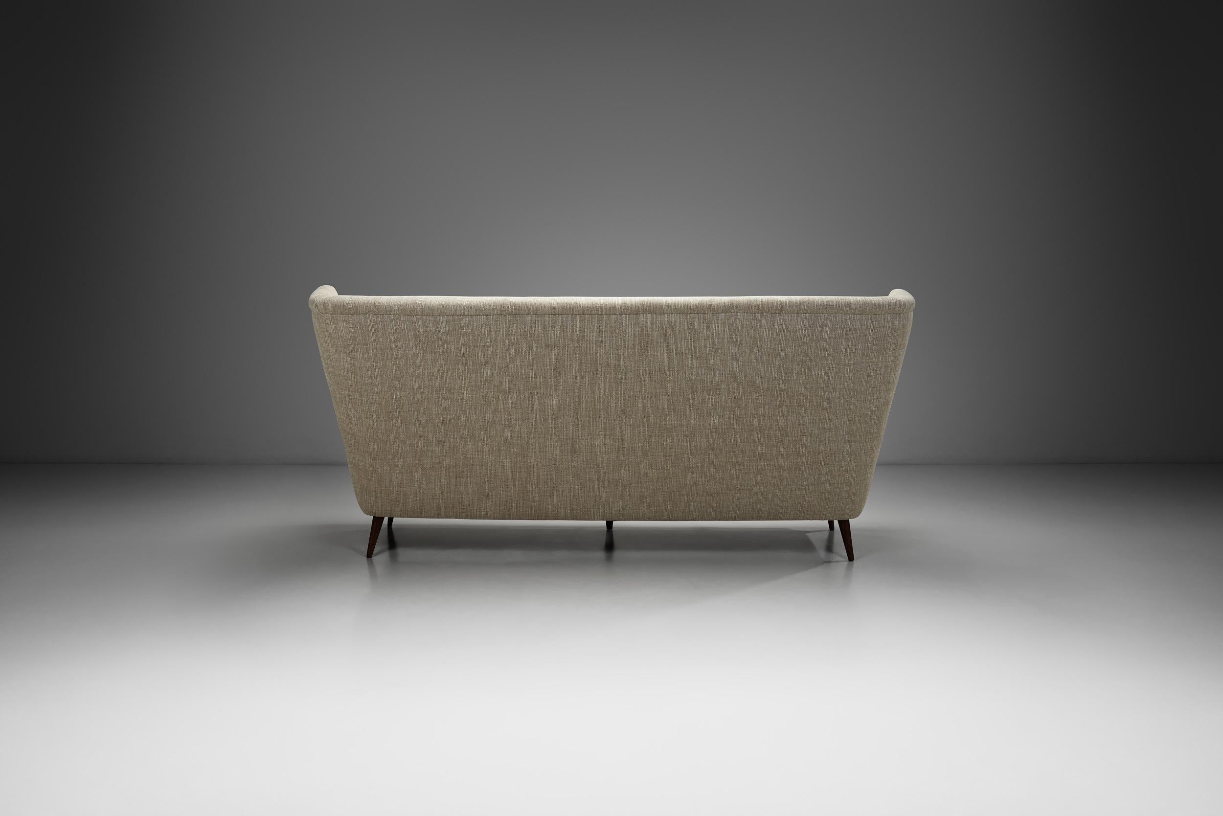 Italienisches Dreisitzer-Sofa mit Rückenlehne, Italien um 1950 (Mitte des 20. Jahrhunderts) im Angebot