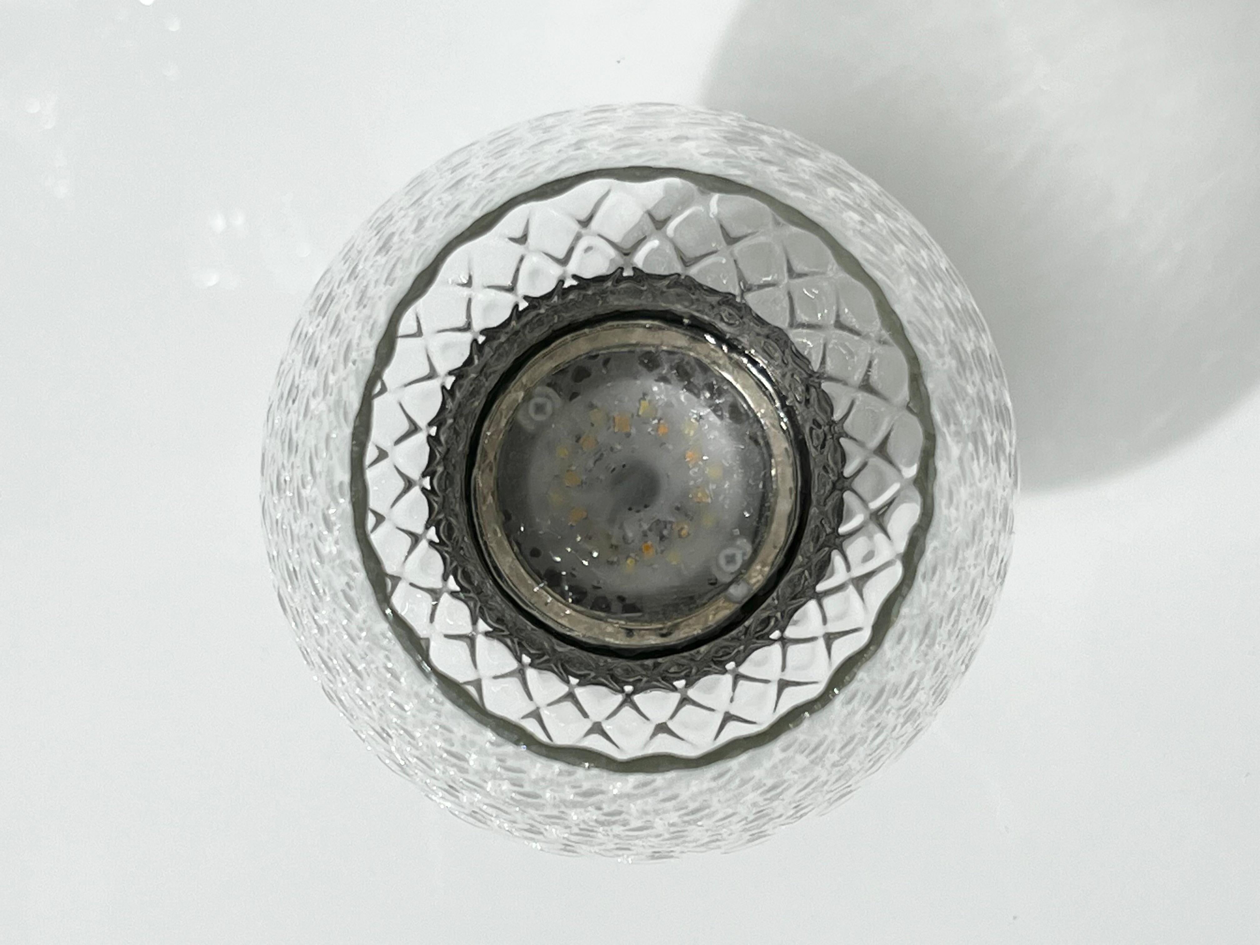 Métal Mini-lampe de table portative en acier brossé et verre de cristal italien sans fil / Vase éclairé en vente