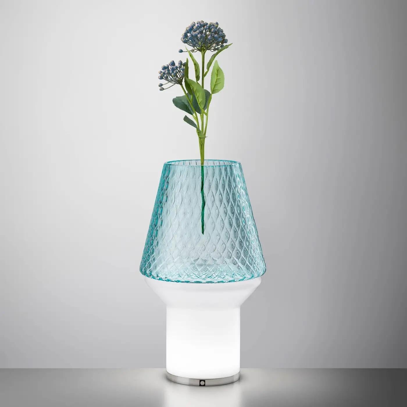 Lampe de bureau/vase de table italienne en verre blanc clair et bleu clair à gradation câblée en vente 4
