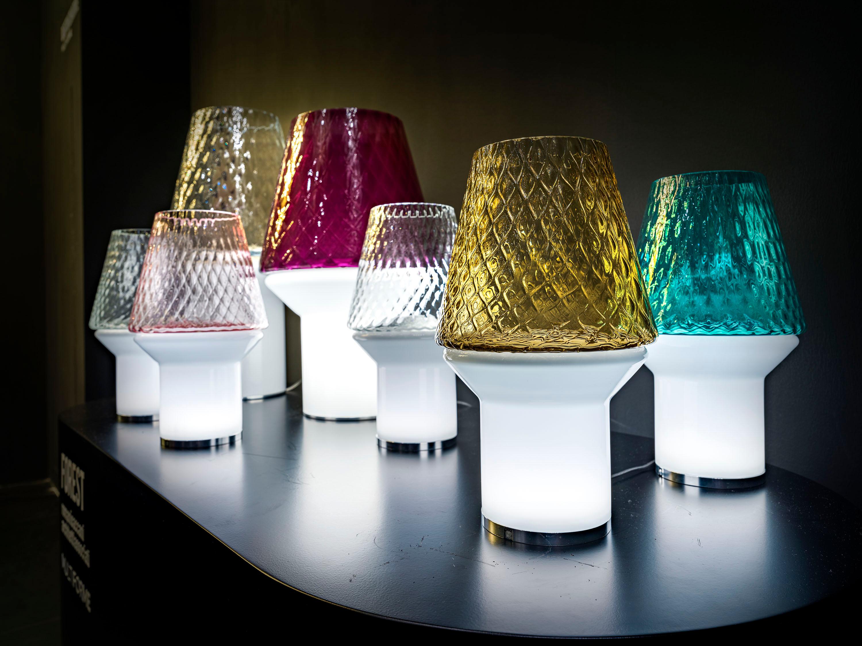 Lampe de bureau/vase de table italienne en verre blanc clair et bleu clair à gradation câblée en vente 1
