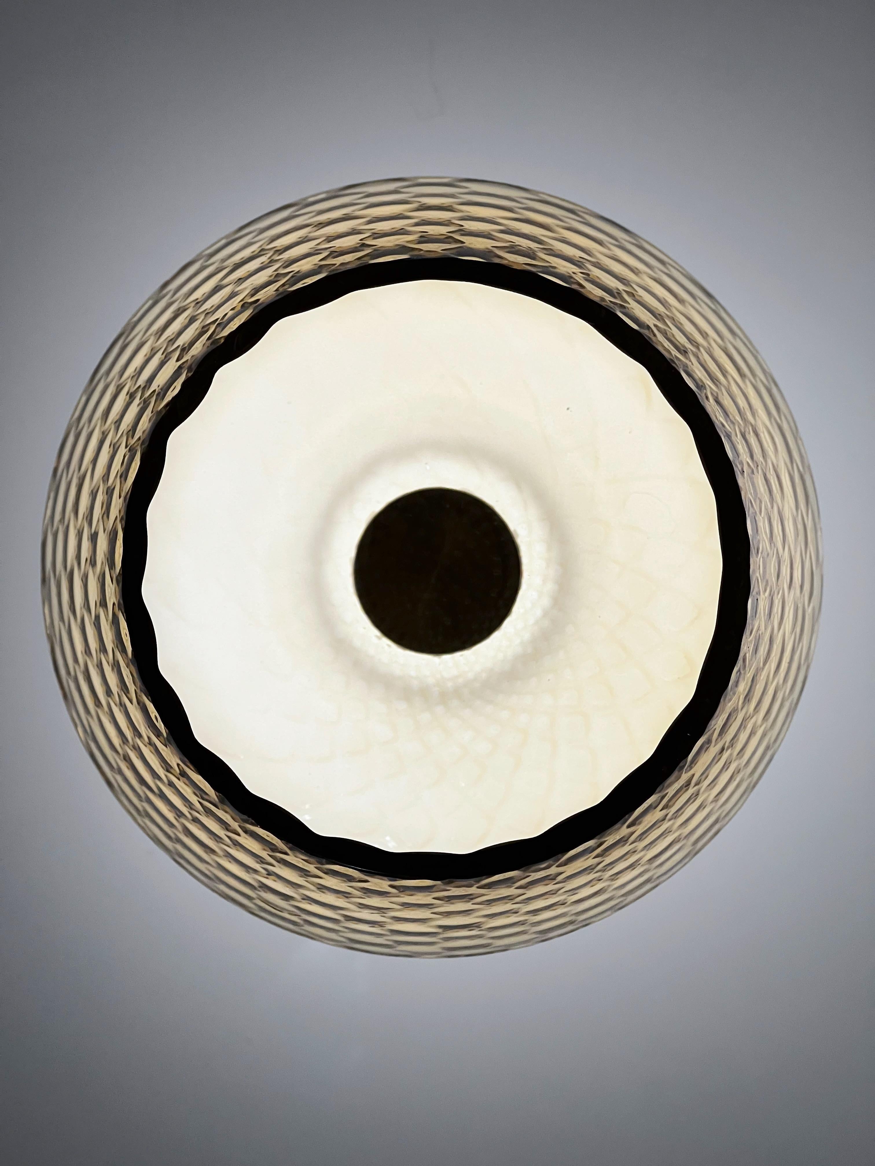 Lampe de bureau/vase de table portable italienne à gradation câblée en verre ambré blanc et or en vente 2