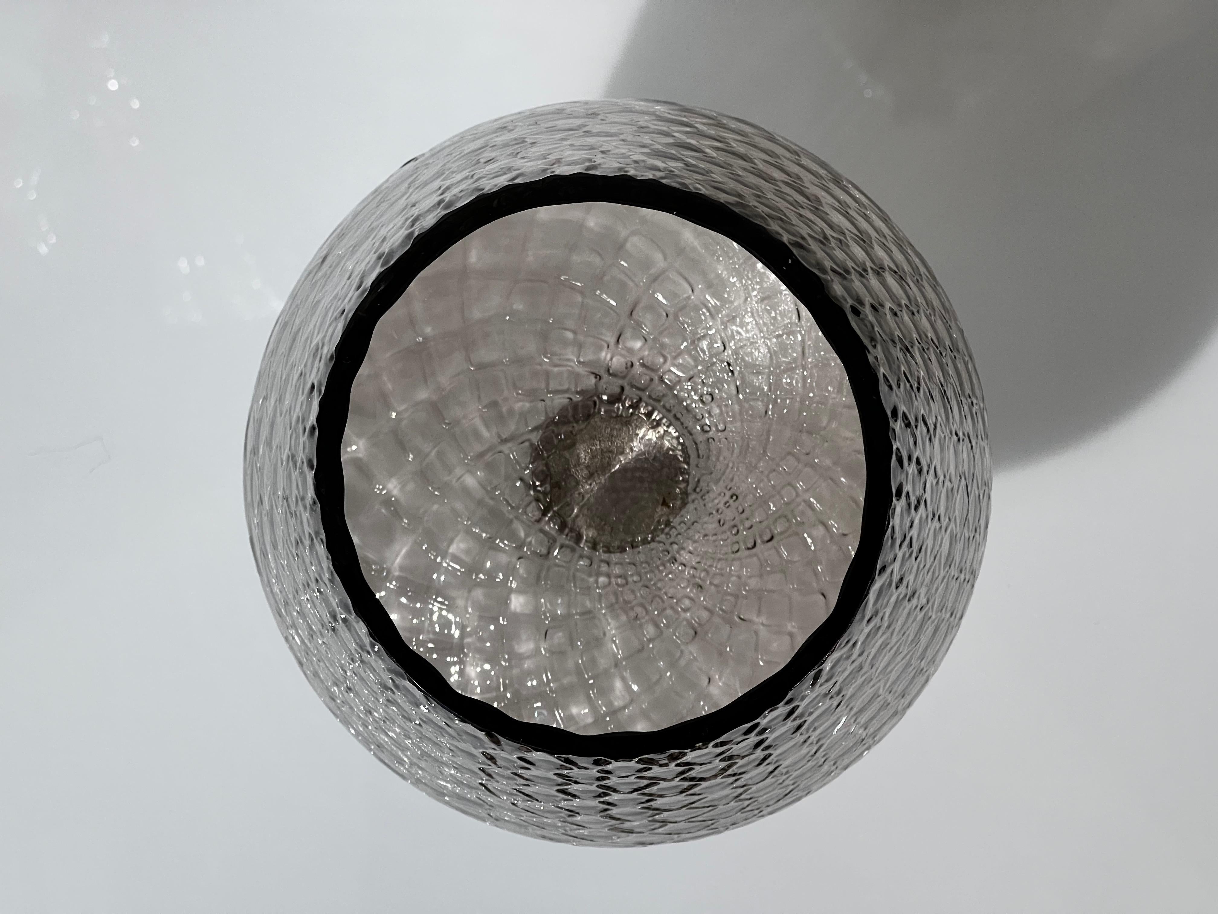 Fait main Lampe de bureau/vase de table italienne moderne en verre blanc et gris, à gradation câblée en vente