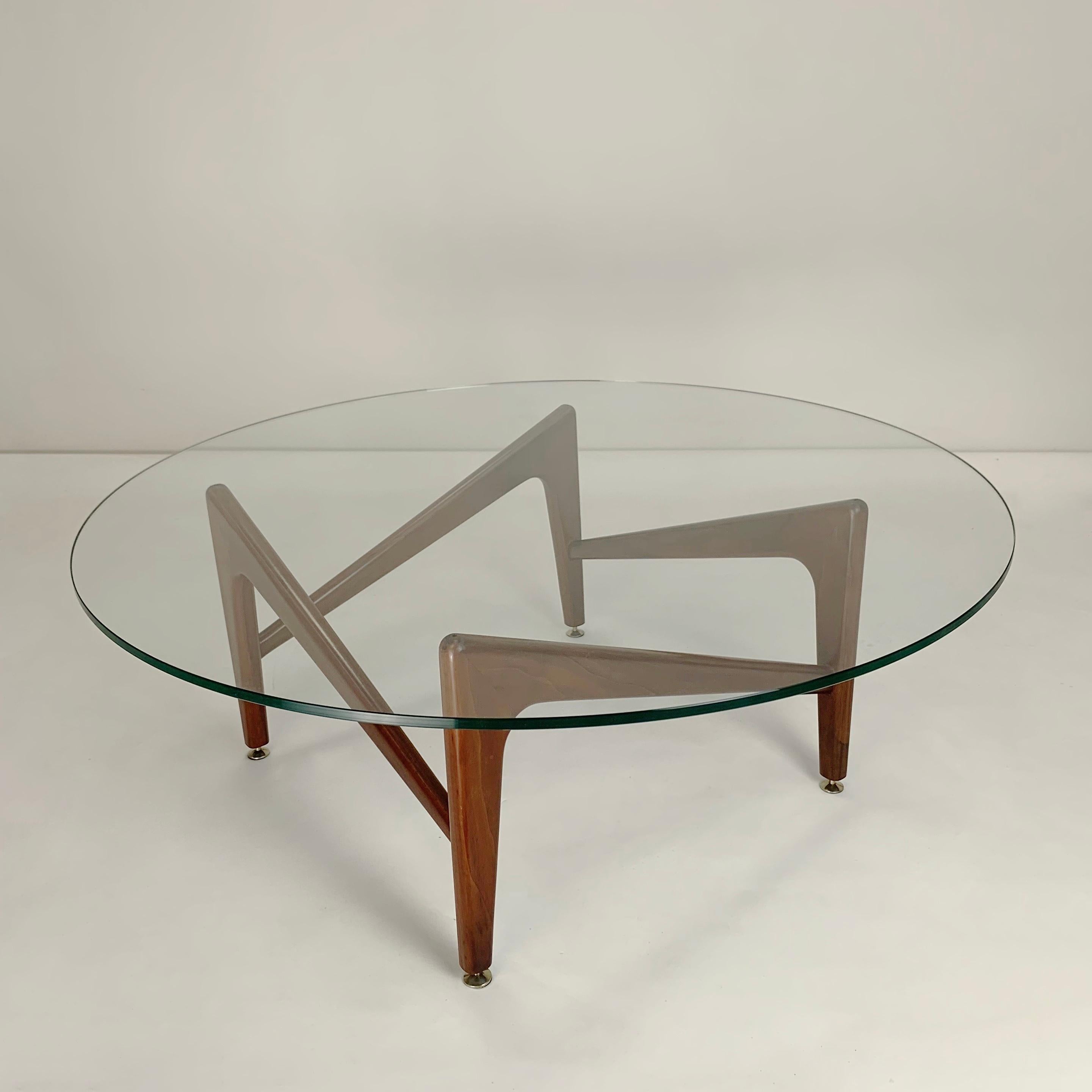 Italian Wood and Glass Round Coffee Table, circa 1960. In Good Condition In Brussels, BE