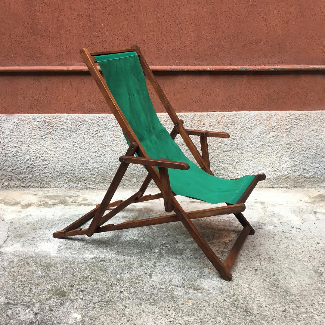 Italian Wood and Green Fabric Deckchair with Armrests, 1960s In Good Condition In MIlano, IT