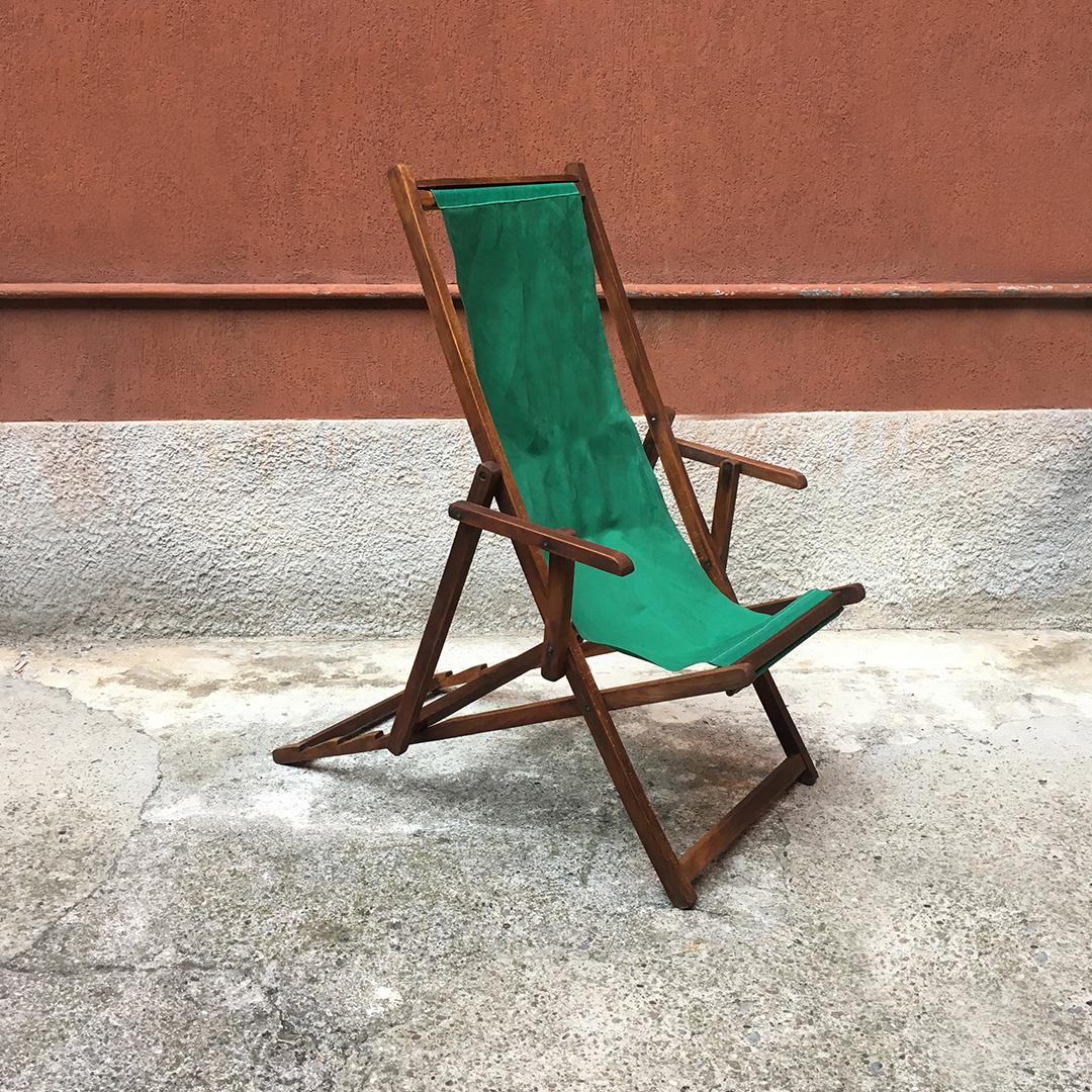 Mid-20th Century Italian Wood and Green Fabric Deckchair with Armrests, 1960s