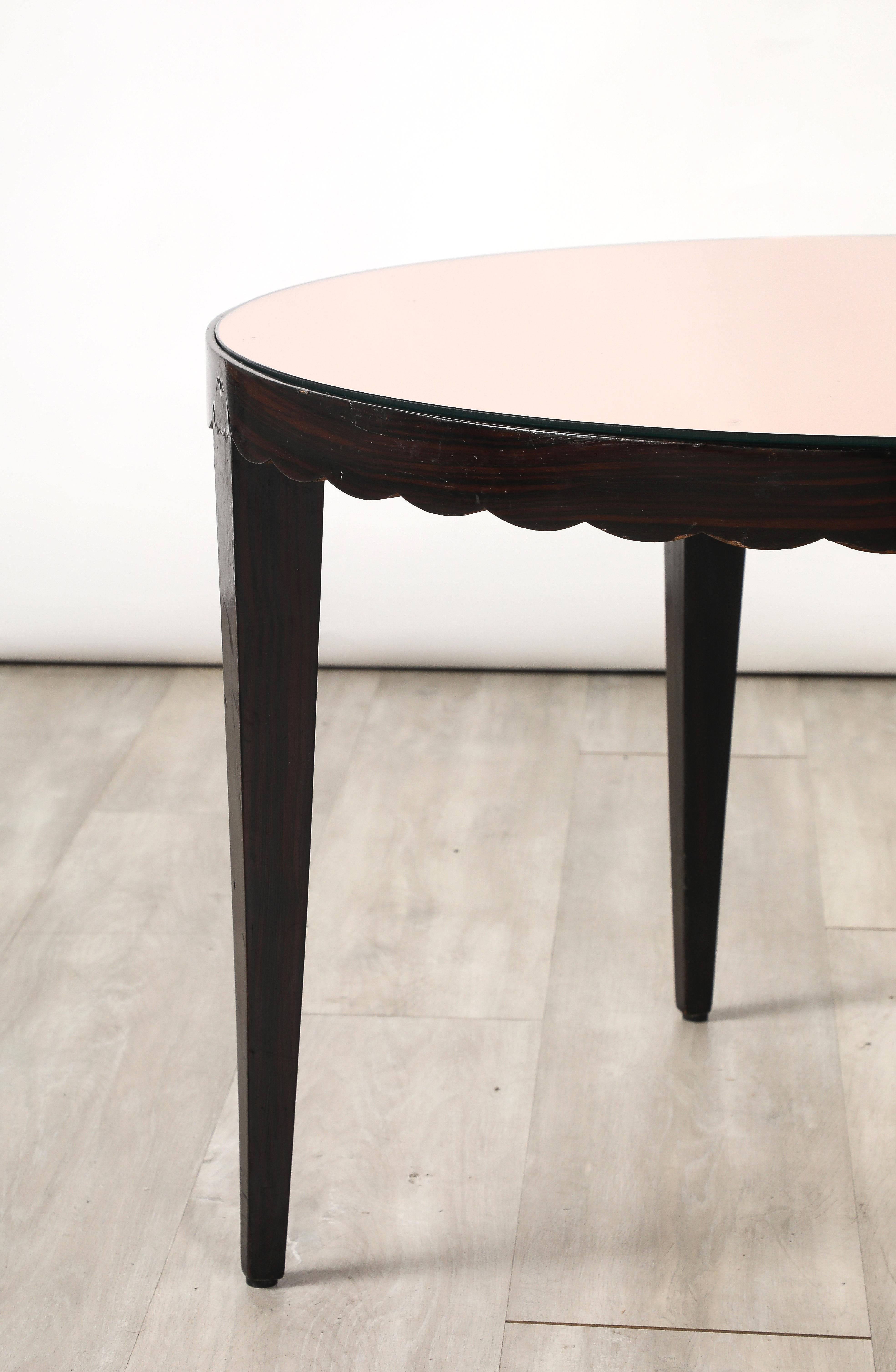 Milieu du XXe siècle Table basse festonnée italienne en Wood et verre or rose, vers 1950 en vente