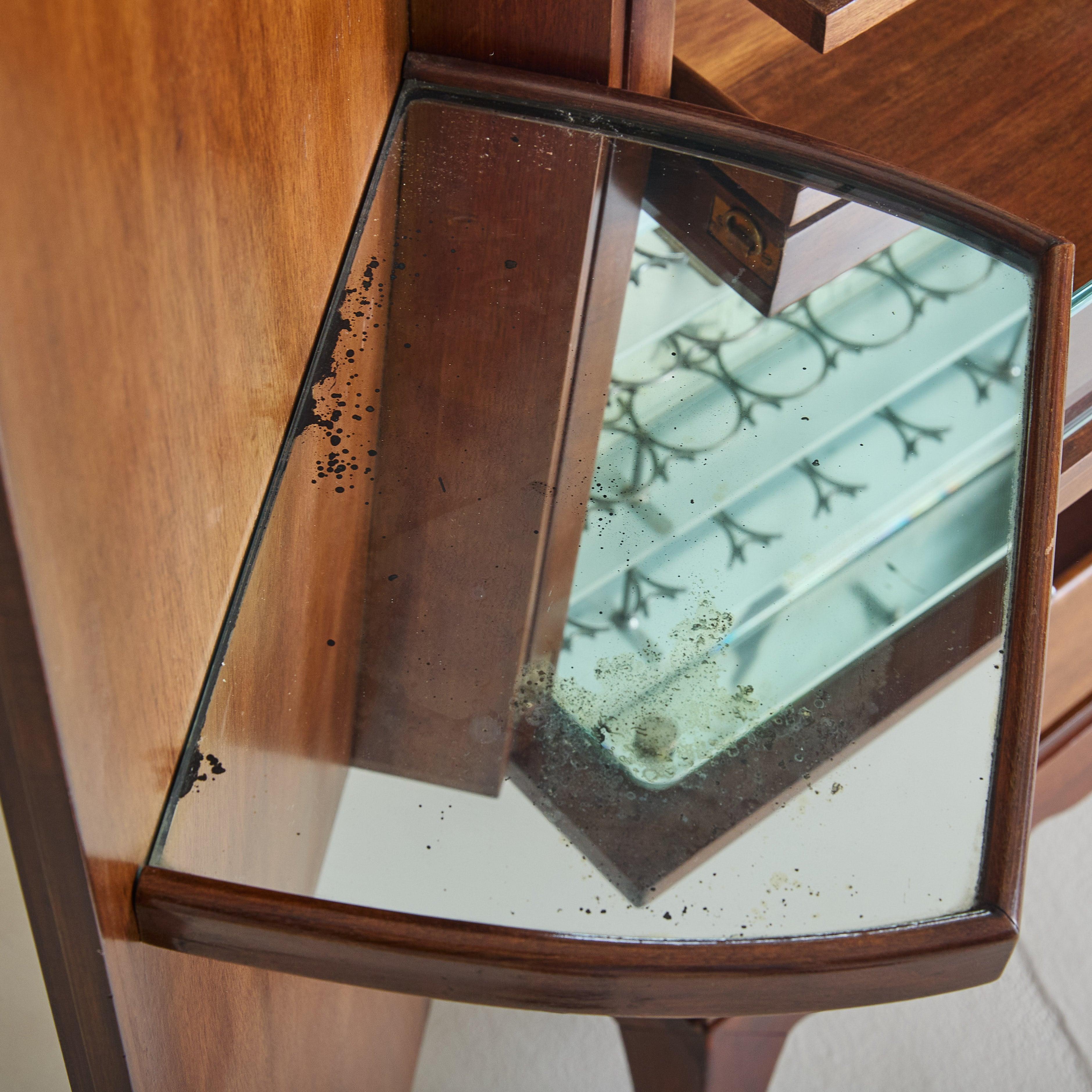Meuble de bar italien avec intérieur en miroir, années 1960 en vente 4