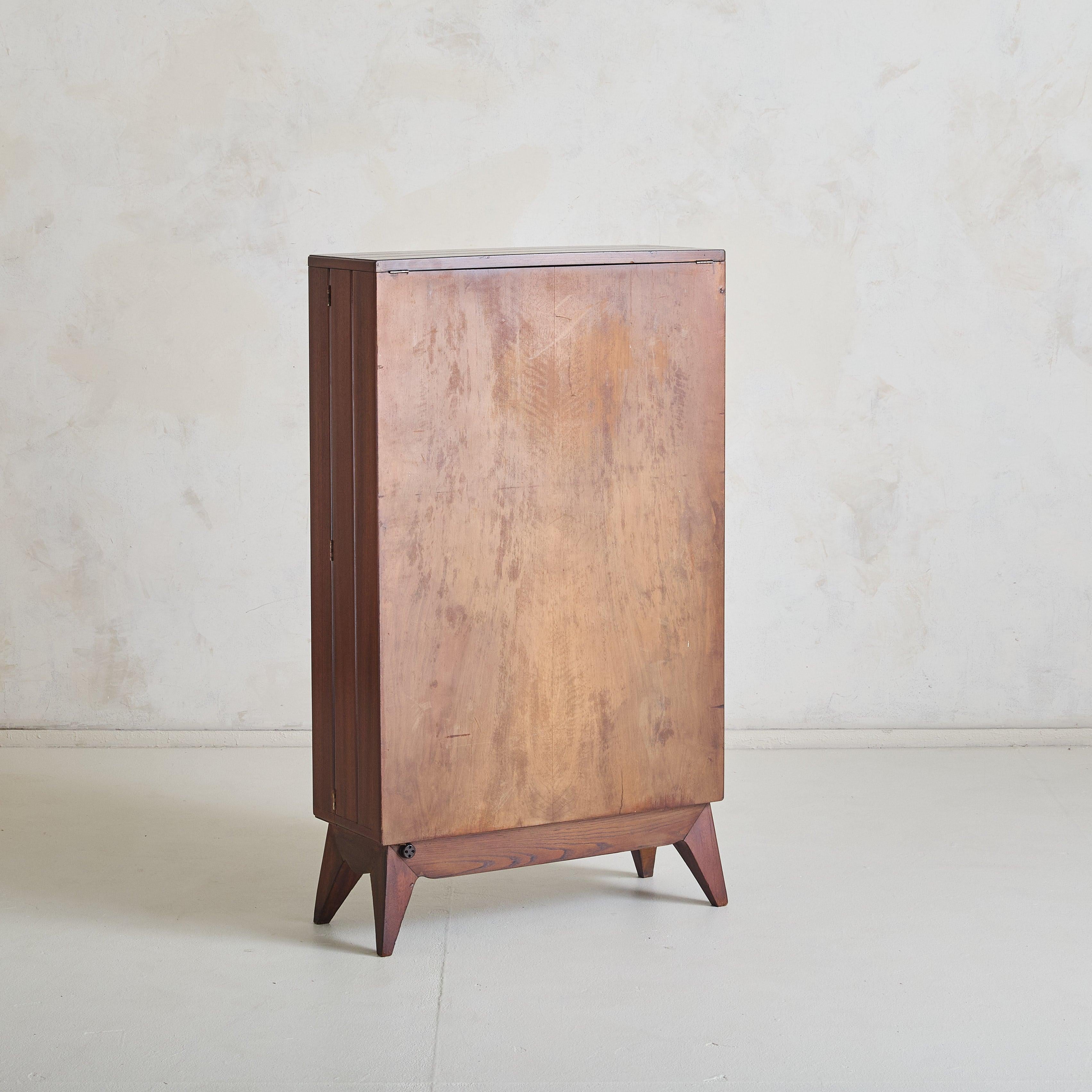 Meuble de bar italien avec intérieur en miroir, années 1960 Bon état - En vente à Chicago, IL