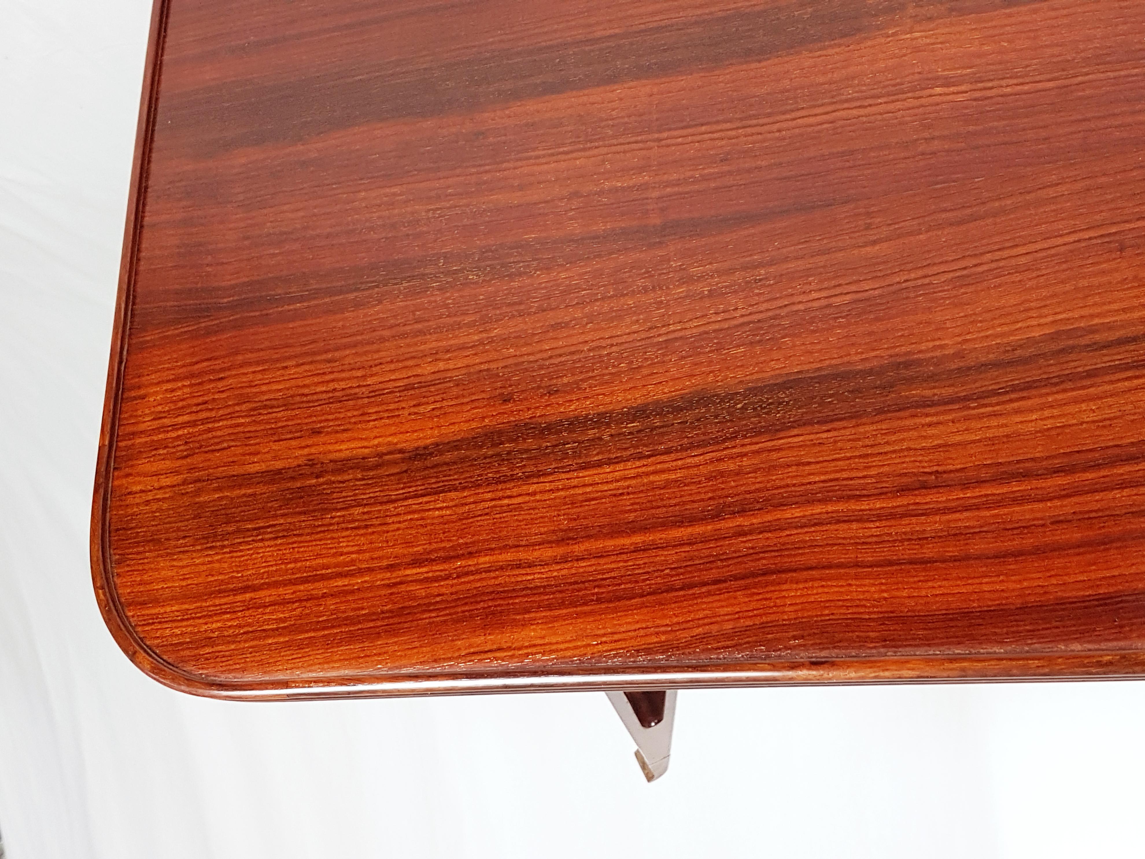 Italian Wood & Brass Mid-Century Modern Coffee Table Attrib. to Paolo Buffa For Sale 9