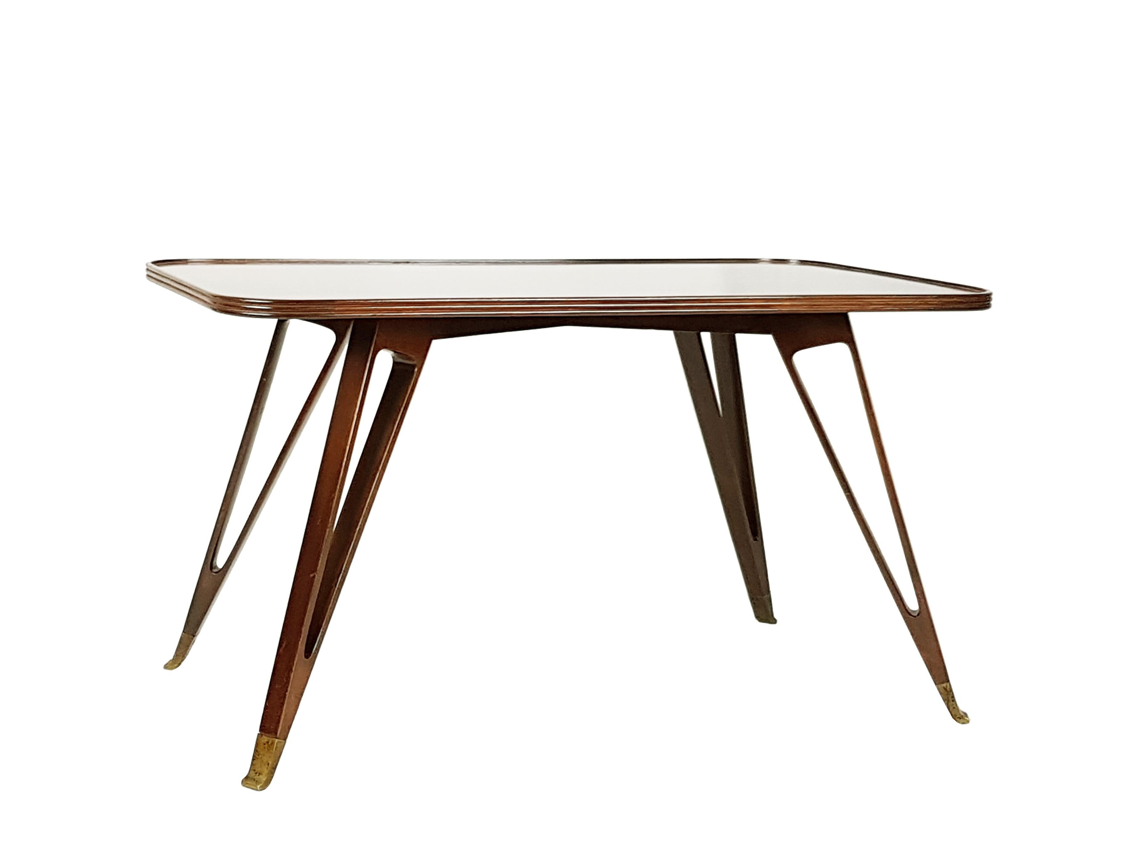 Italian Wood & Brass Mid-Century Modern Coffee Table Attrib. to Paolo Buffa In Good Condition For Sale In Varese, Lombardia