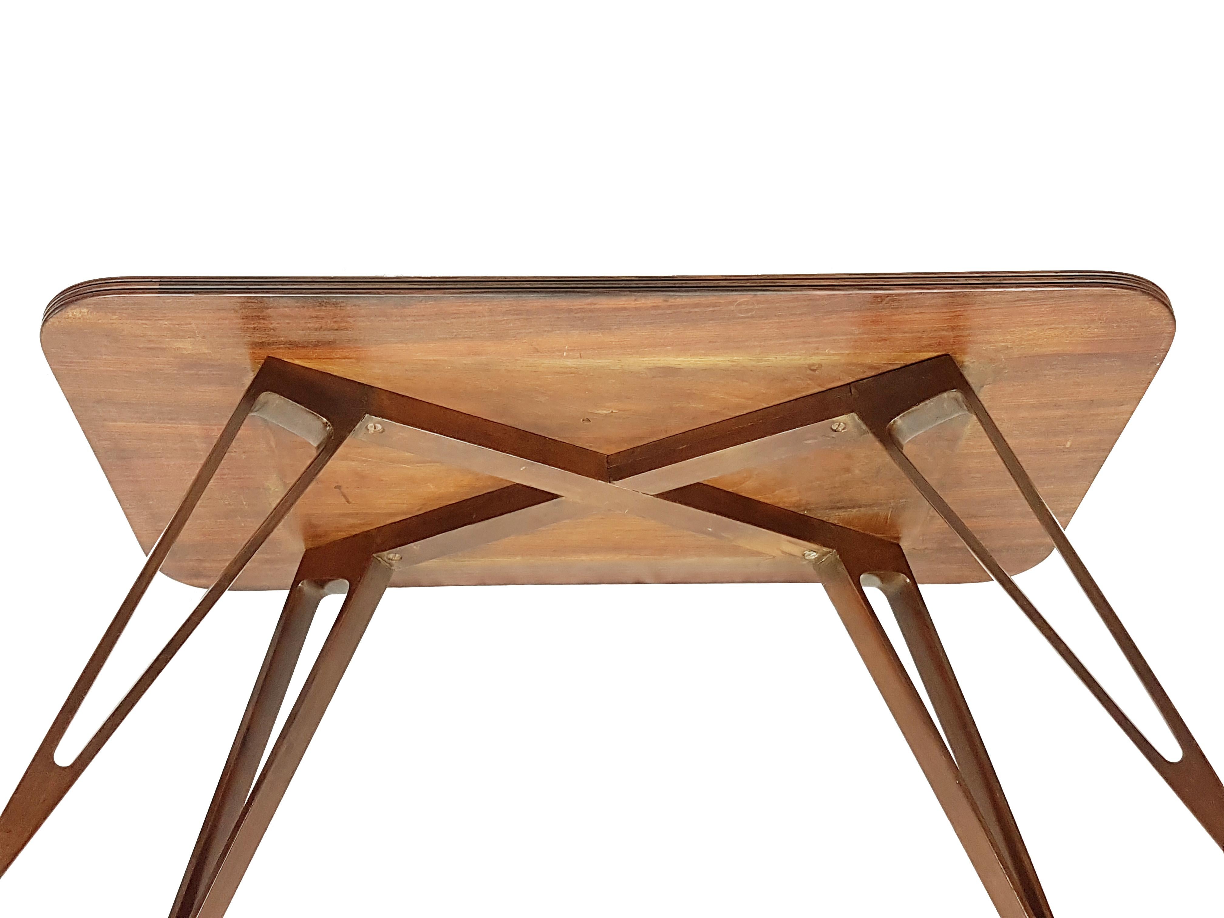 Italian Wood & Brass Mid-Century Modern Coffee Table Attrib. to Paolo Buffa For Sale 5