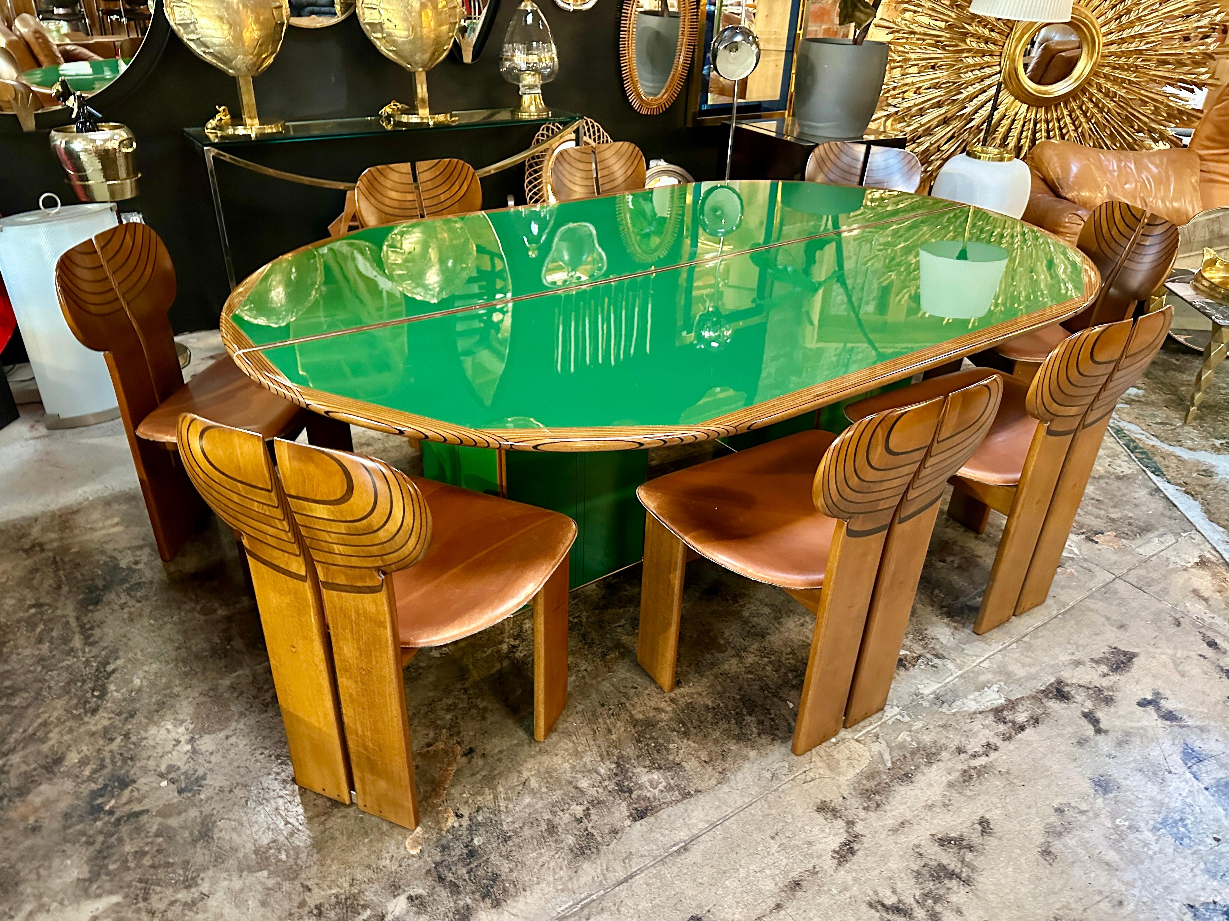 Italienischer Esstisch aus Holz von Afra & Tobia Scarpa (Moderne der Mitte des Jahrhunderts)