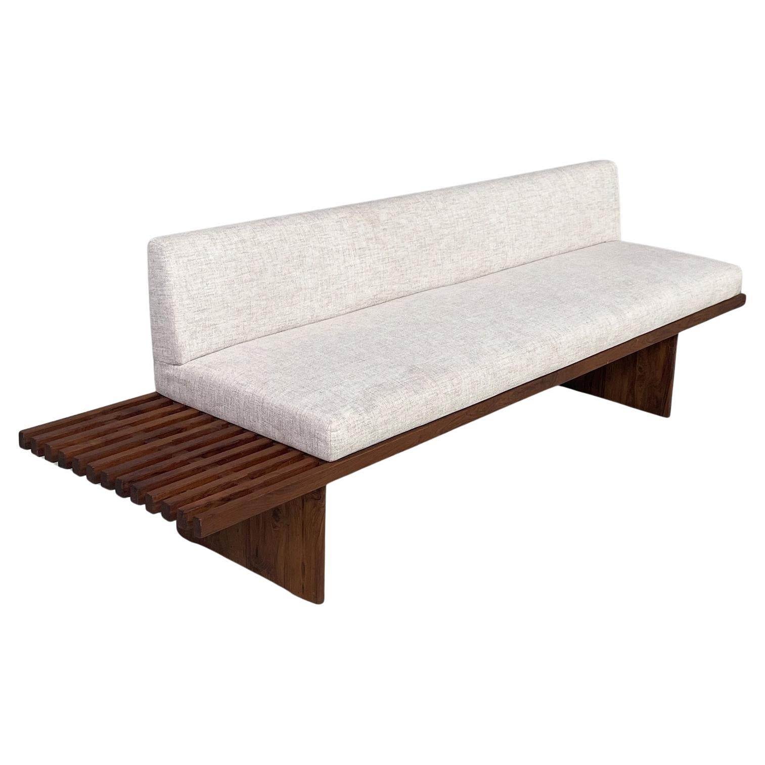 Banc italien en bois et tissu Tokyo par Charlotte Perriand pour Cassina, années 1960