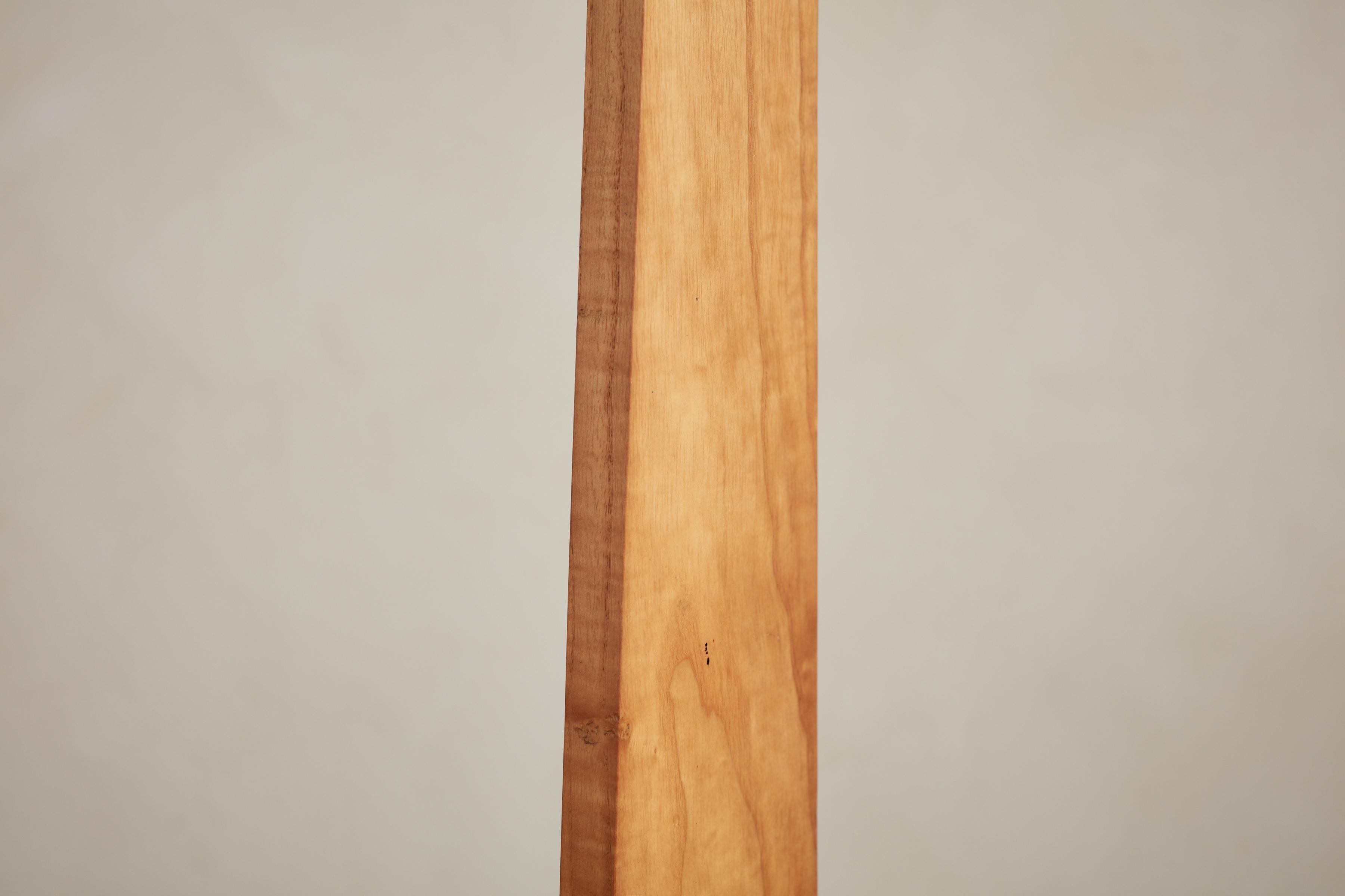 Lampada da terra in Wood con base in travertino in vendita 5