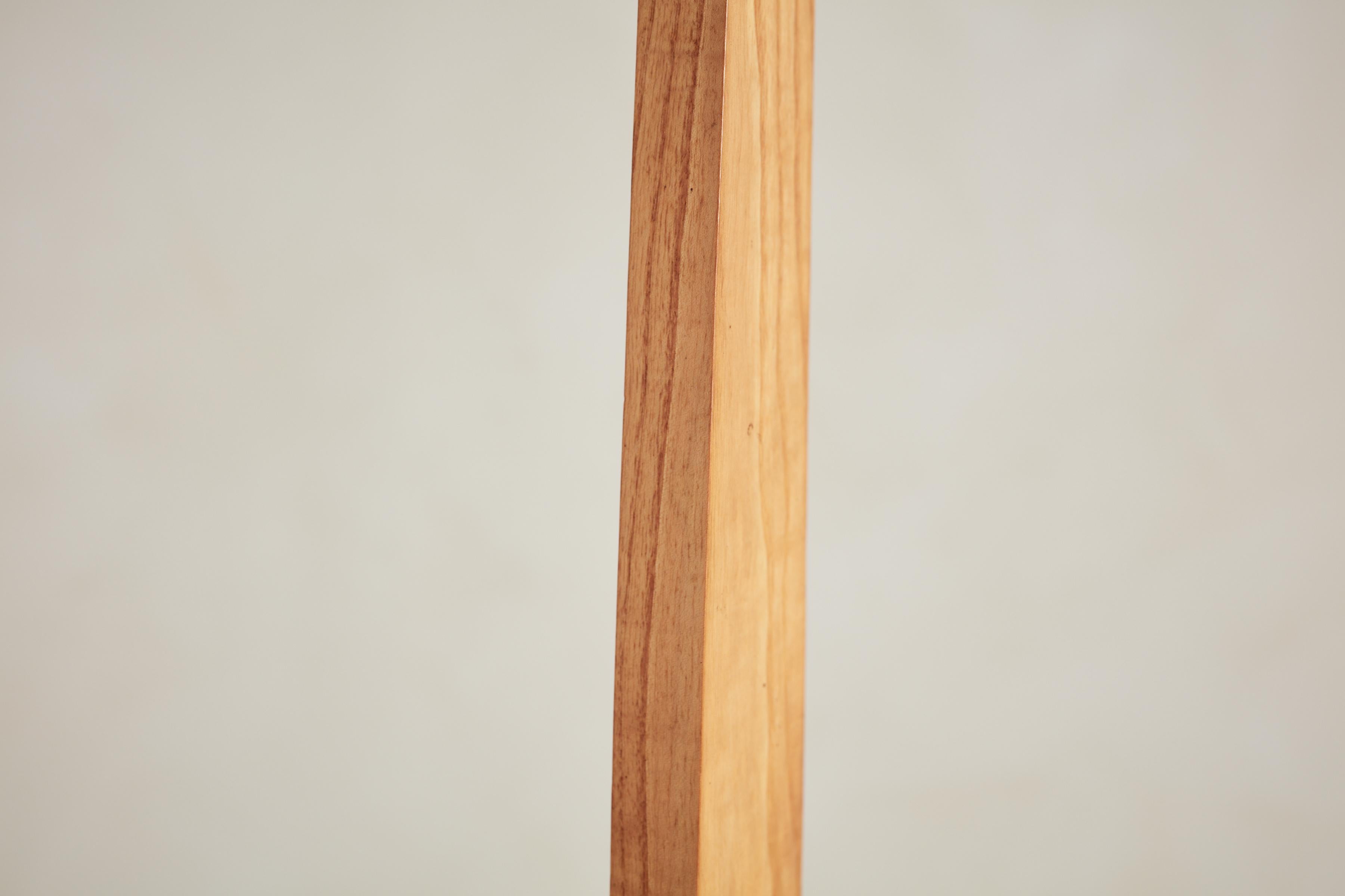 Lampada da terra in Wood con base in travertino in vendita 11