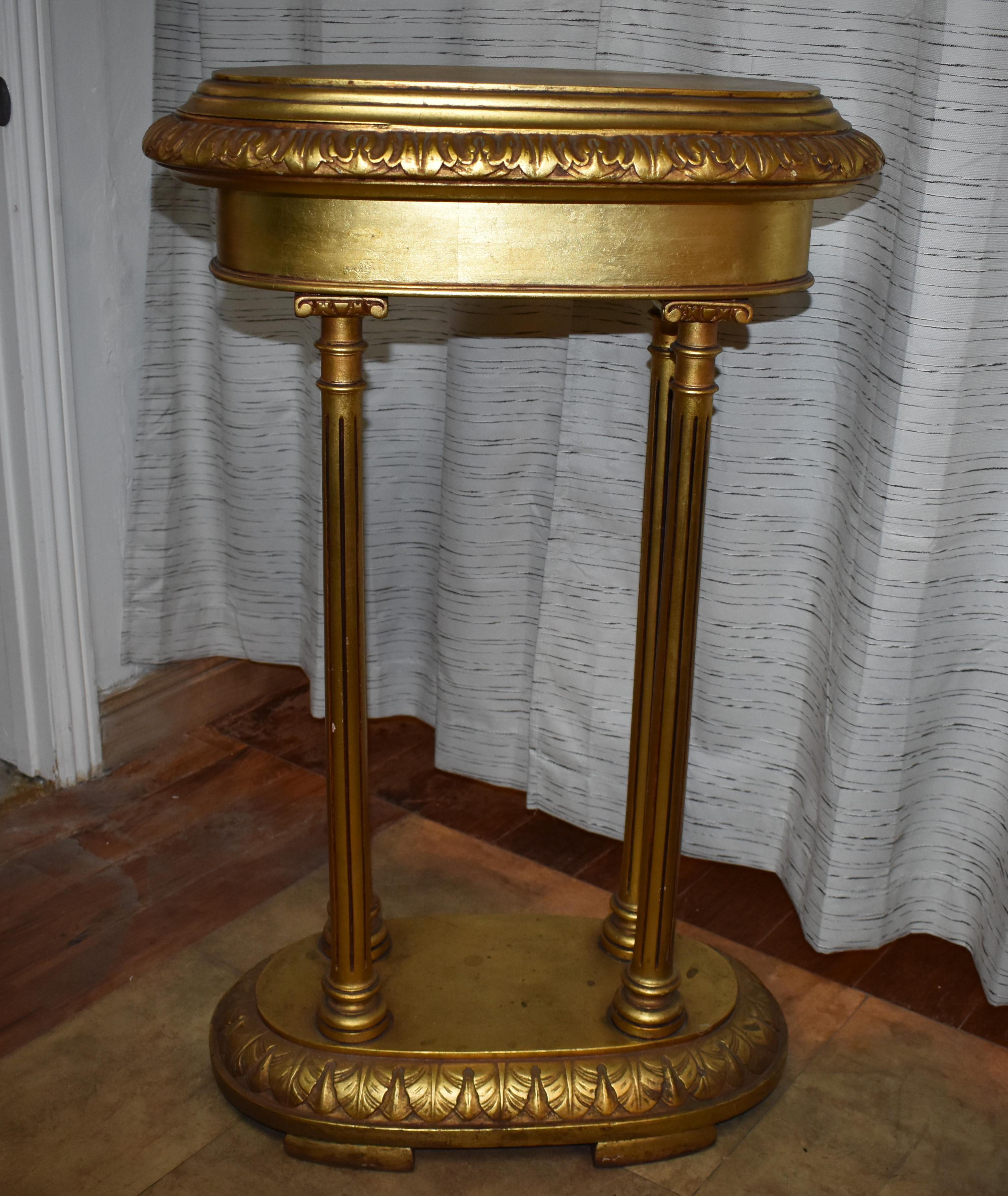 Mid-century Italian gold painted finish wooden pedestal in the style of Louis XVI.