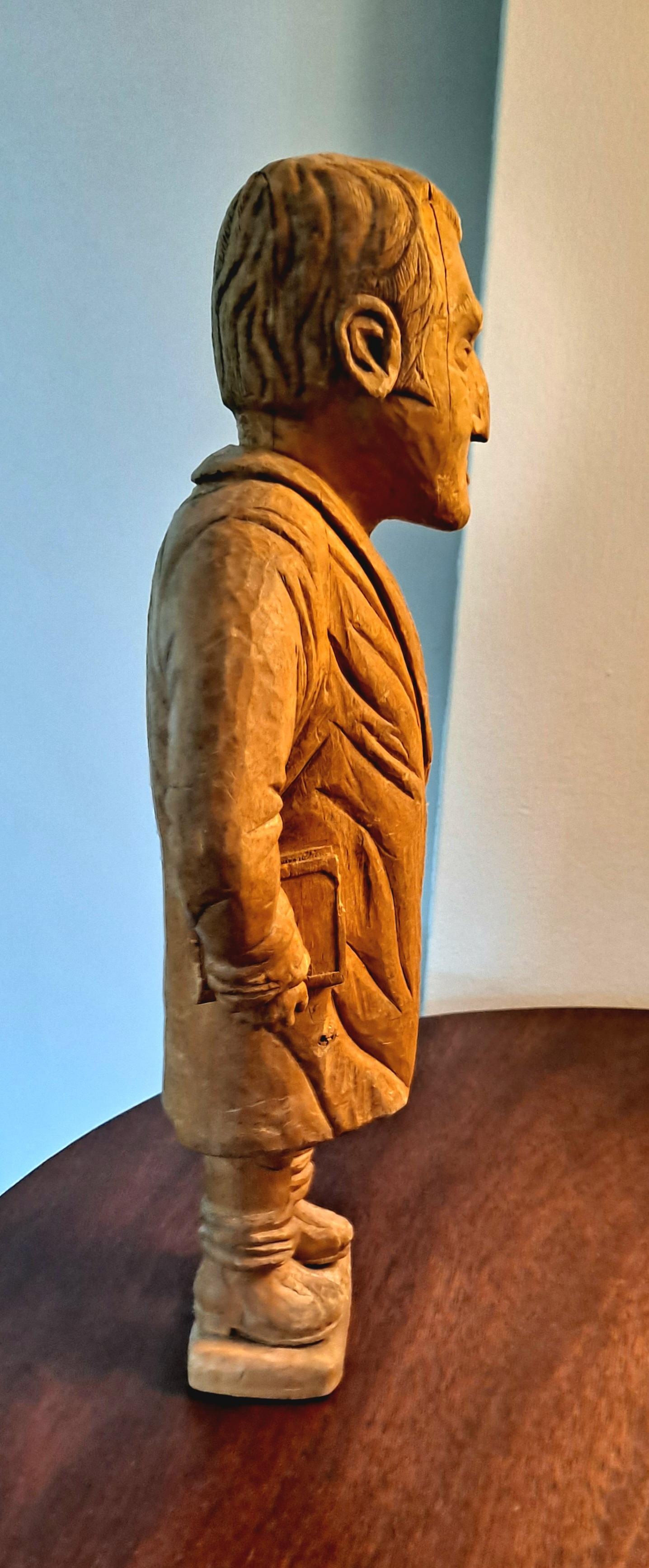 Sculpture vintage en bois réalisée par l'élève de la scuola di belle arti à Venise 
 une académie publique d'art à Venise,
