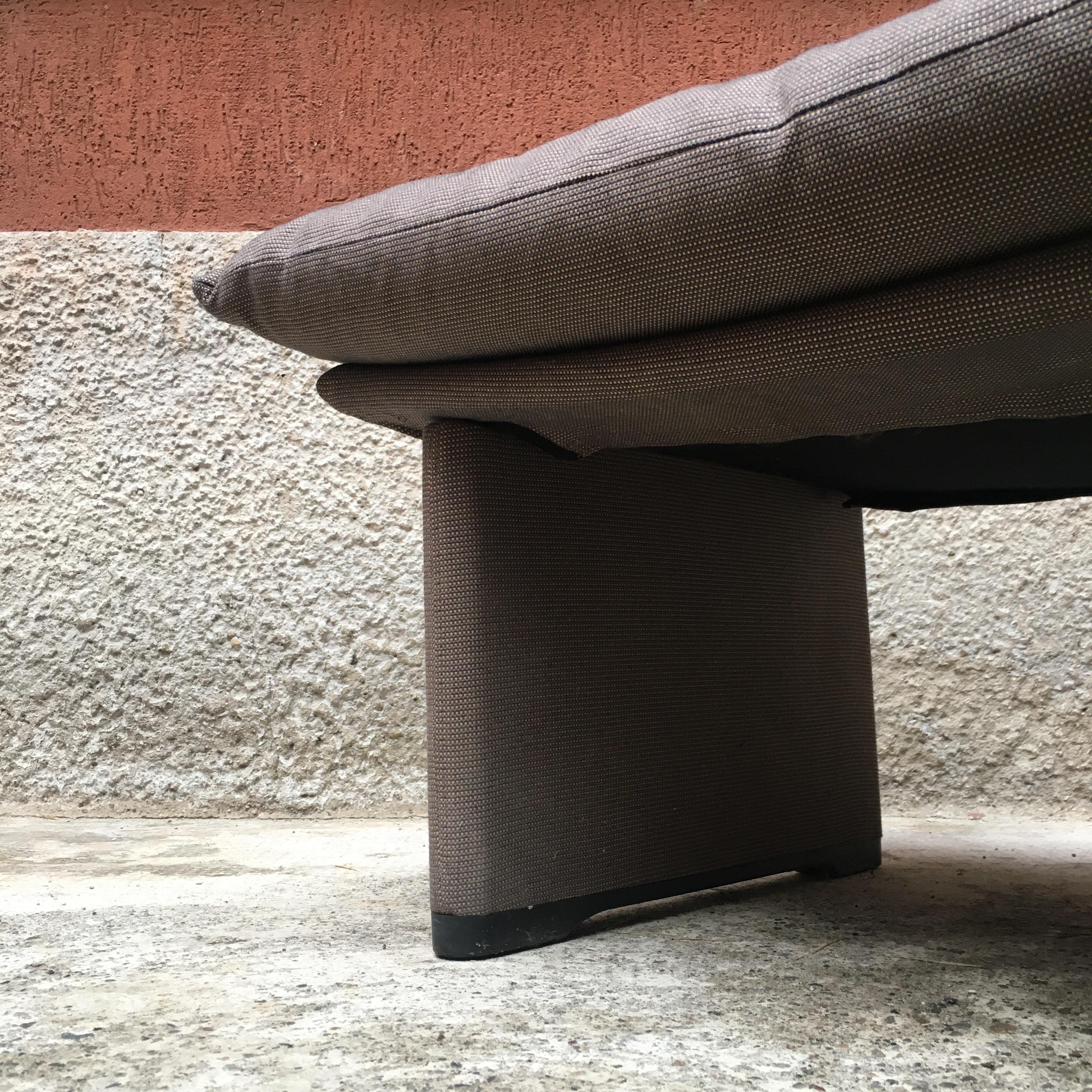 Italian Wood Structure and Grey Fabric Padding Pouf, 1980s In Good Condition In MIlano, IT