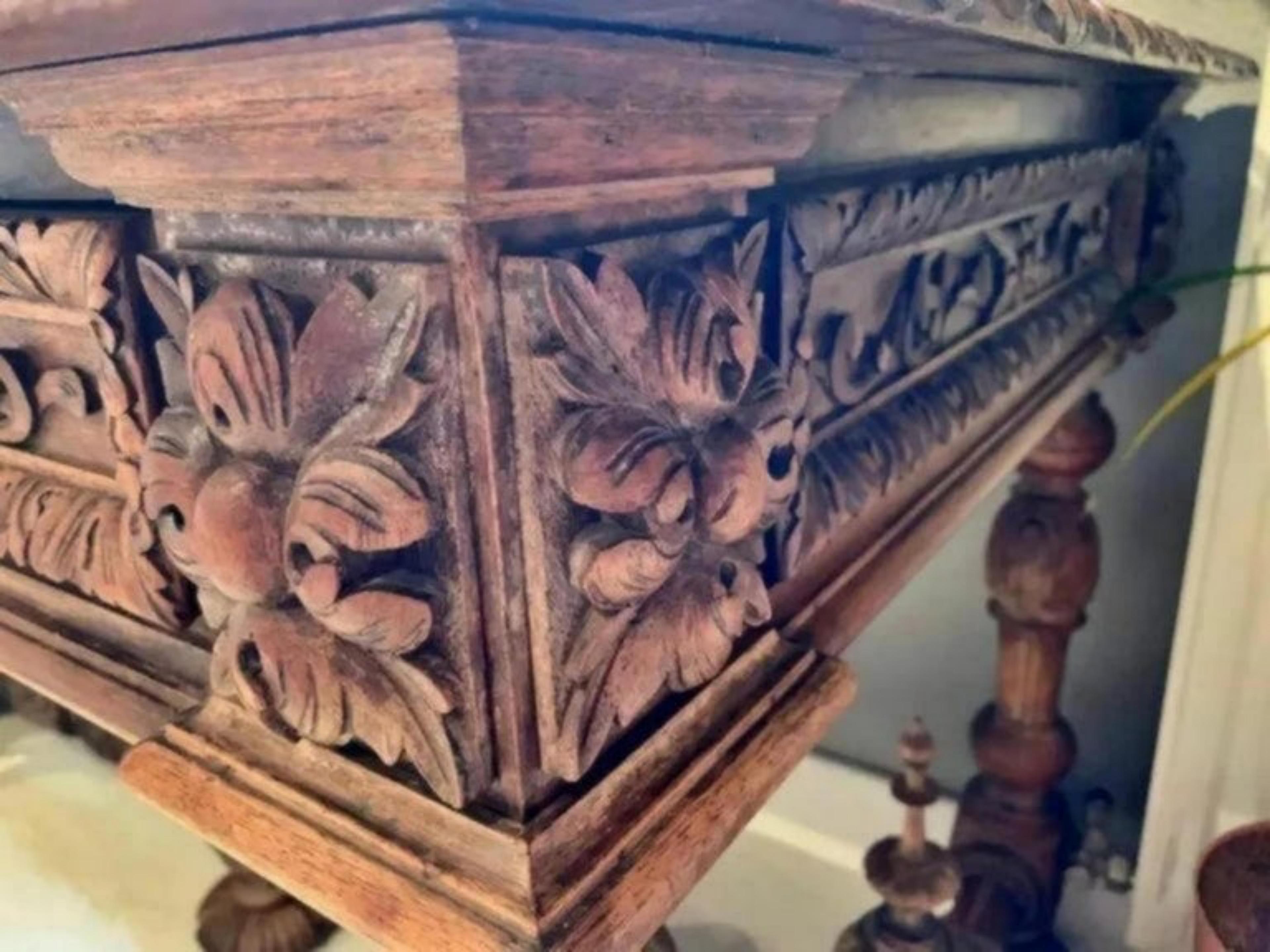Table italienne en Wood Wood 19ème siècle. Style Renaissance 1