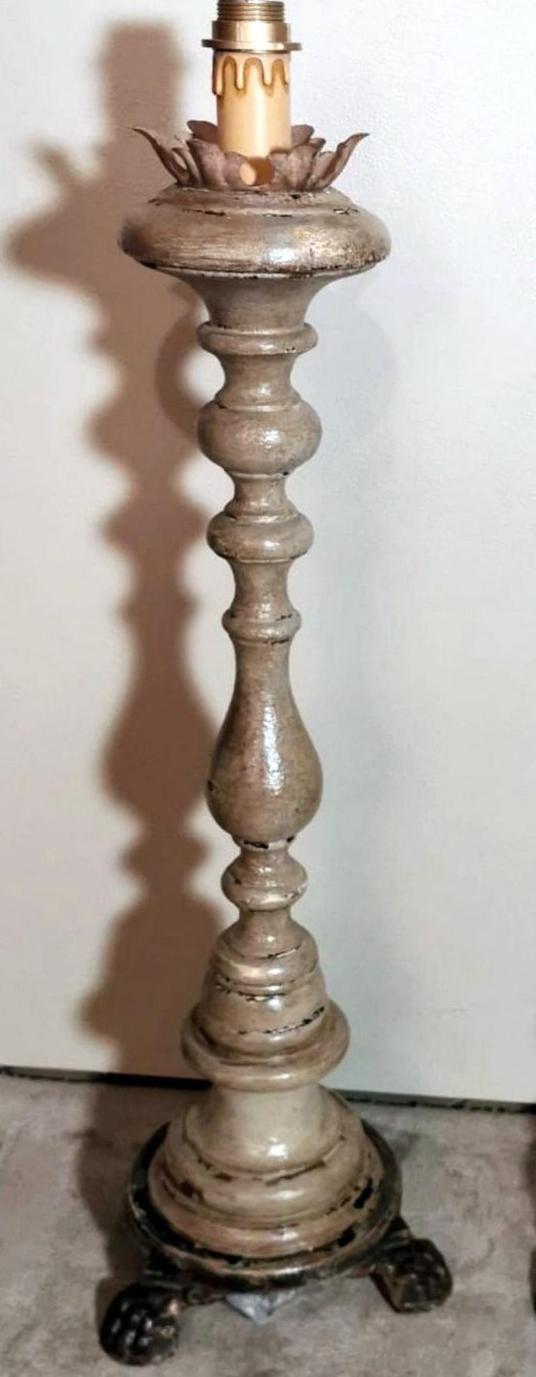 Italian Wooden Church Candlesticks in the Shape of a Torch Holder In Good Condition For Sale In Prato, Tuscany