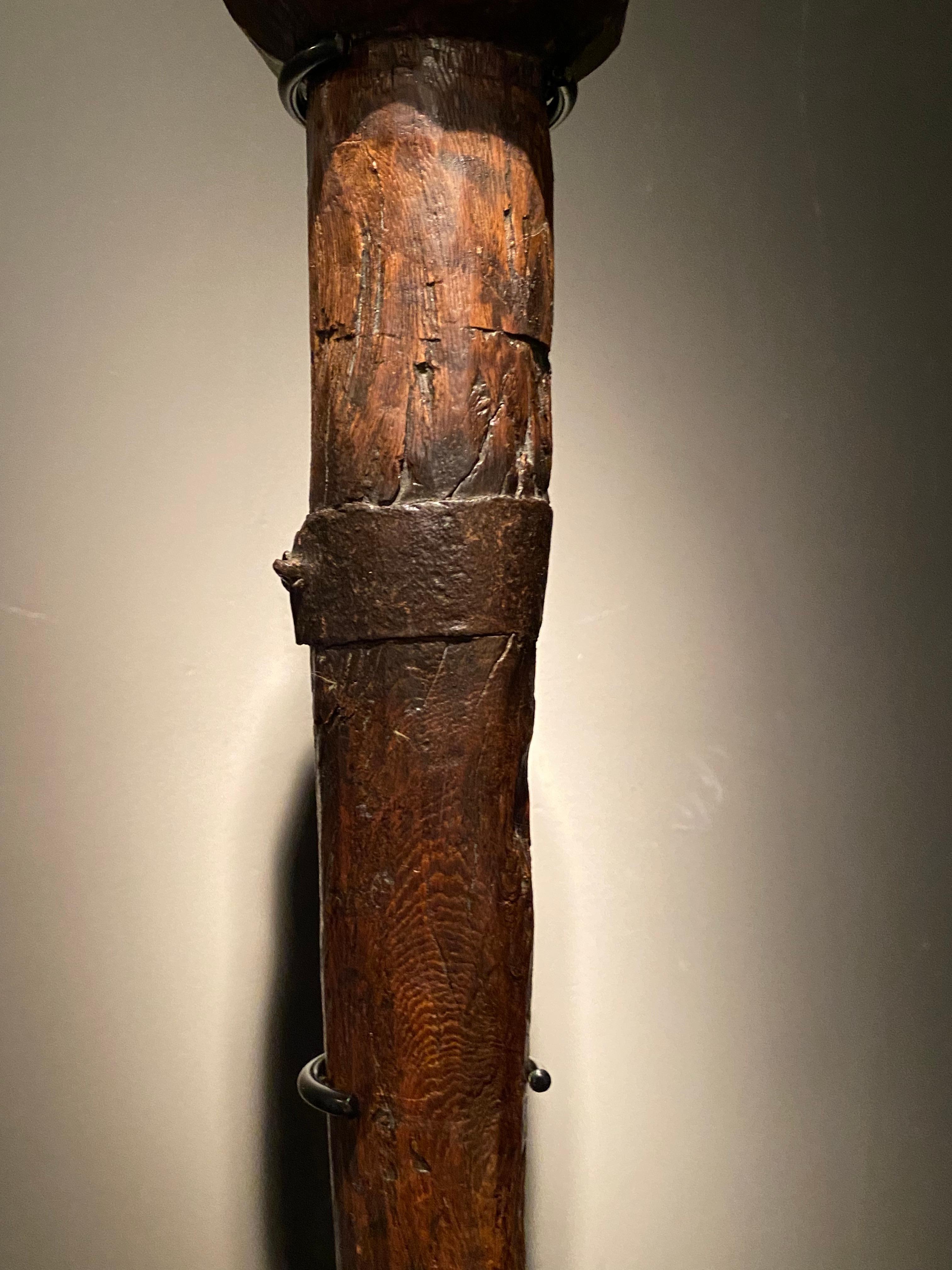 Antique Italian Wooden Club from the Vatican, 18 th Century For Sale 2