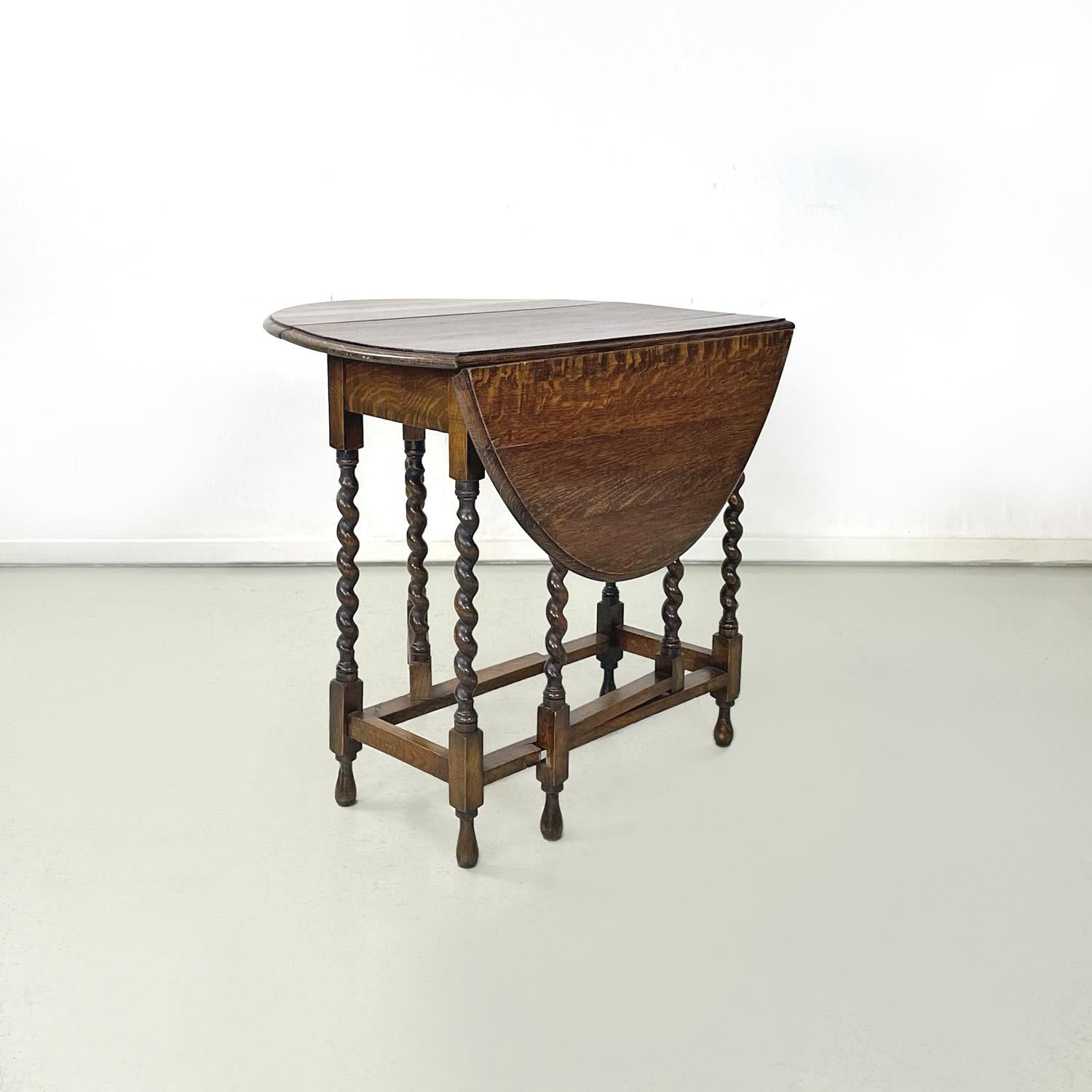 Italian wooden coffee or service table with two folding tops, 1900s In Good Condition For Sale In MIlano, IT