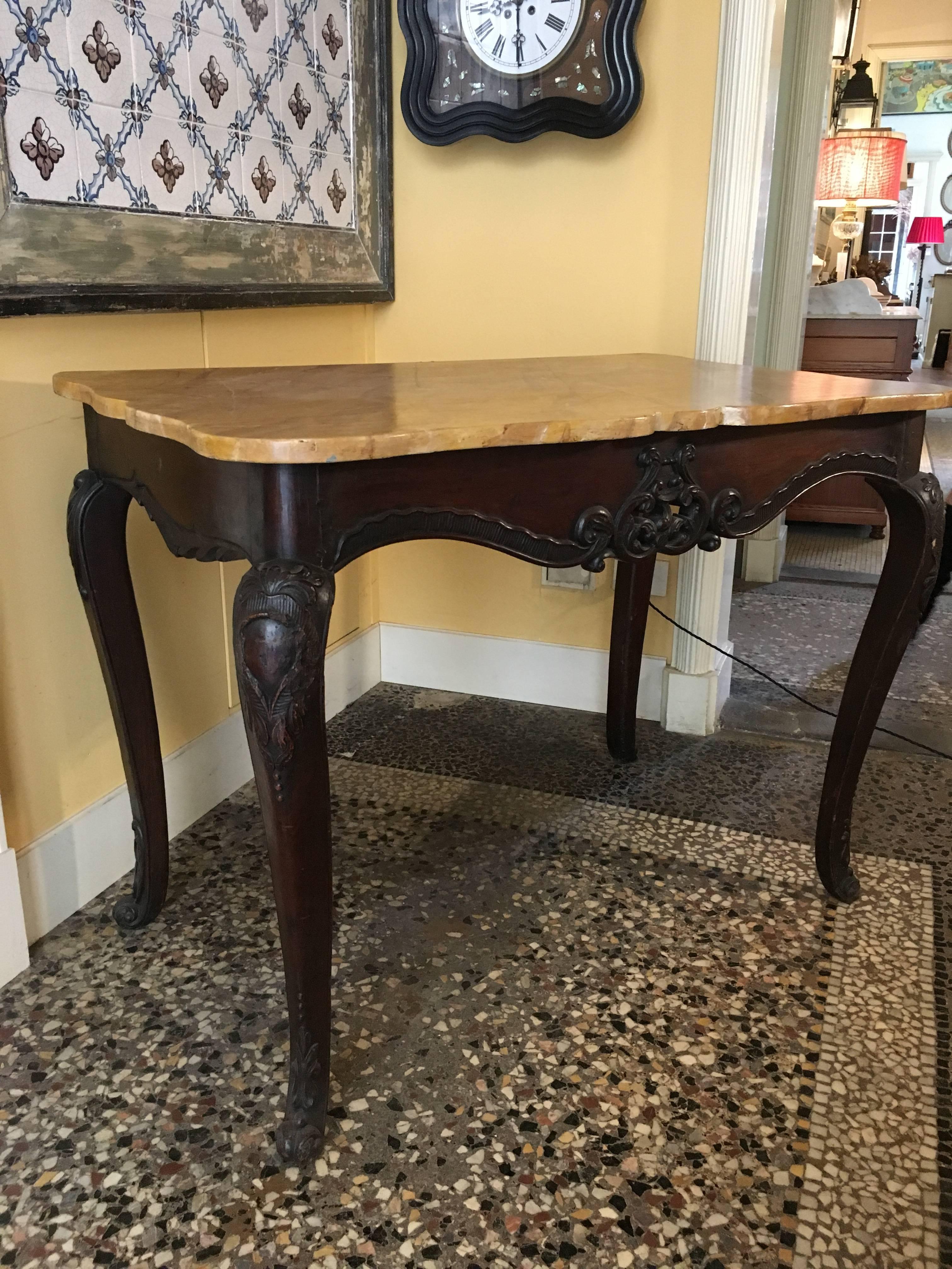 Italian Wooden Console with Faux Marble Top from Early 20th Century In Excellent Condition For Sale In Florence, IT