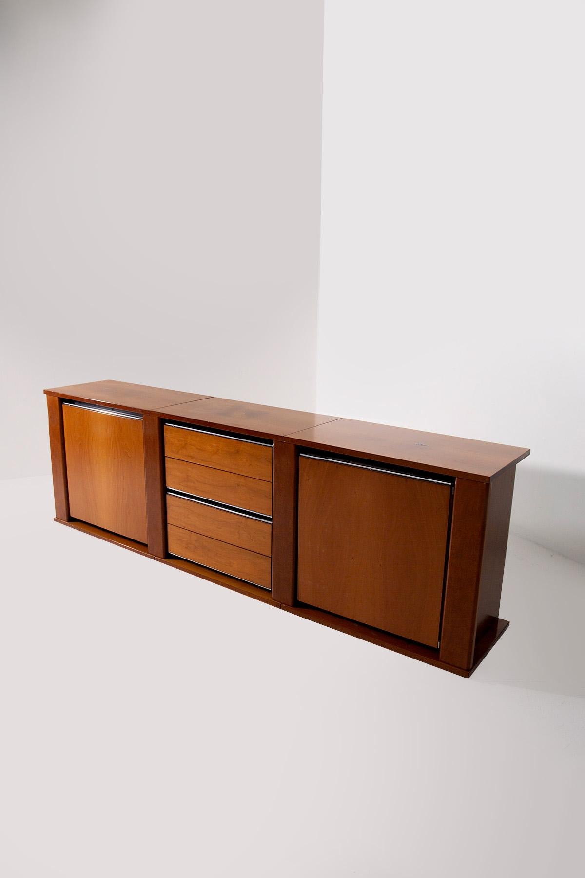 Italian wooden crafted sideboard in vendita 1