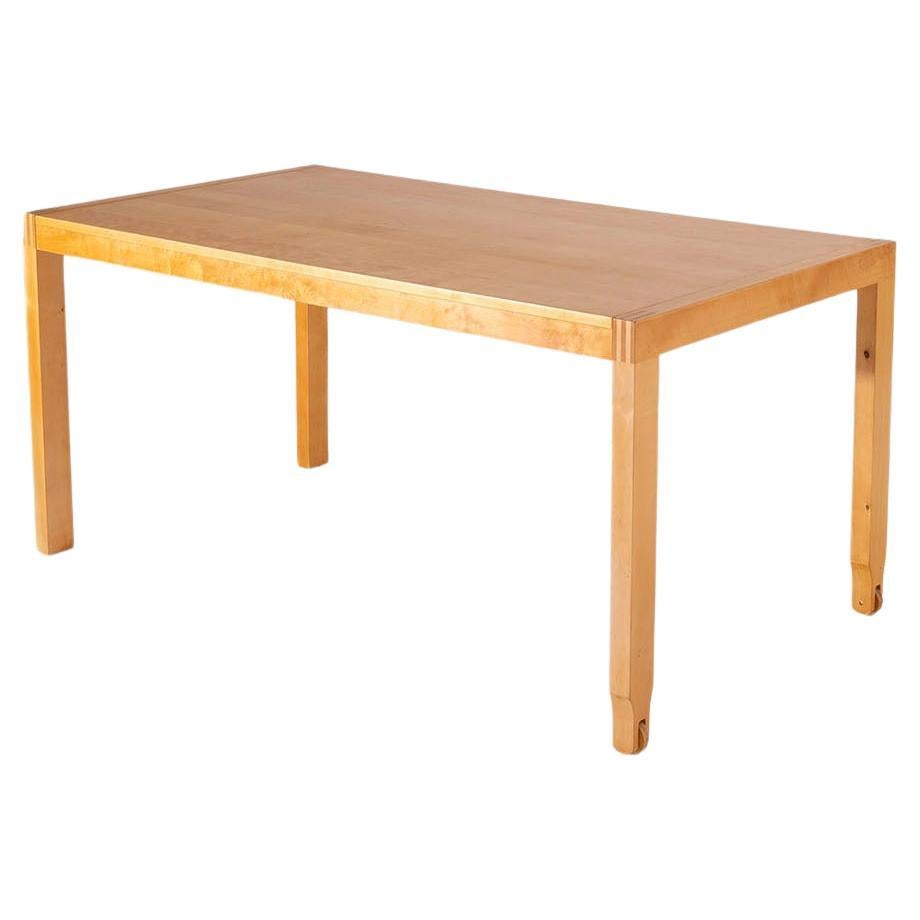 Table de salle à manger italienne en bois