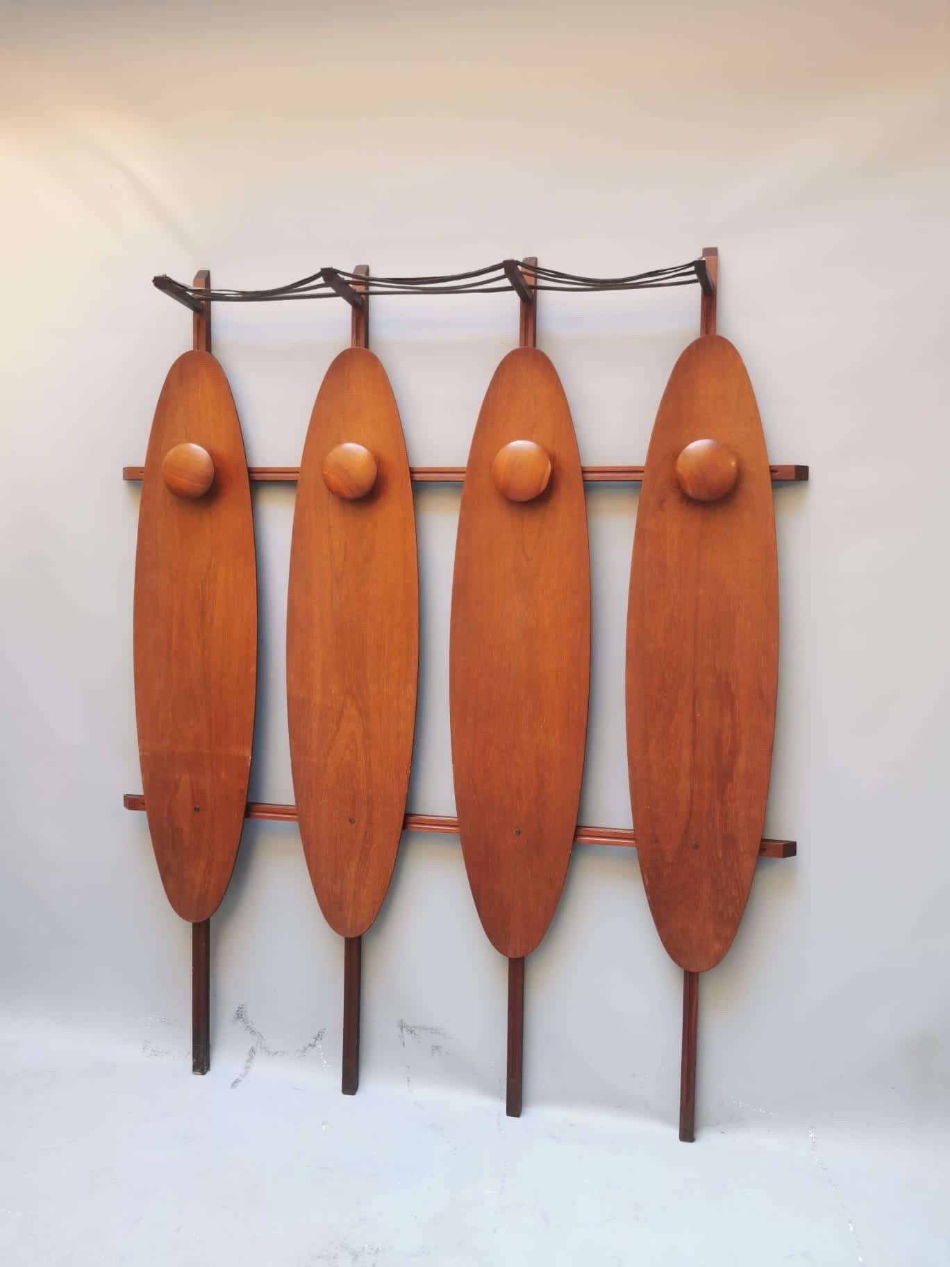 This object is one of a kind, a wall hanger of the highest manufacture, which represents the elegance of the objects designed and produced in the 50s. The object in good condition, did not need restoration, however the age naturally left him some