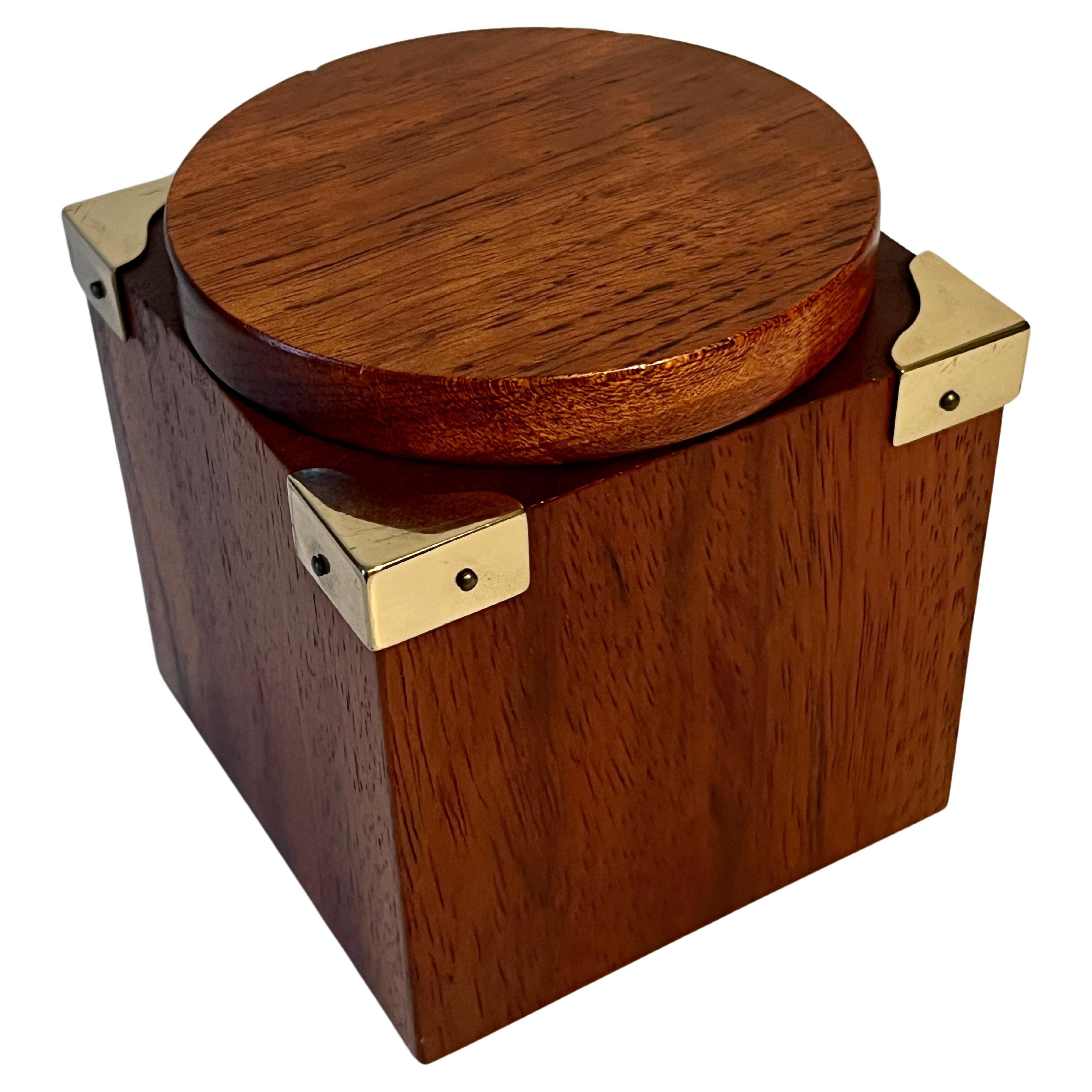 Italian Wooden Humidor with Brass Corner Accents and Moisture control
