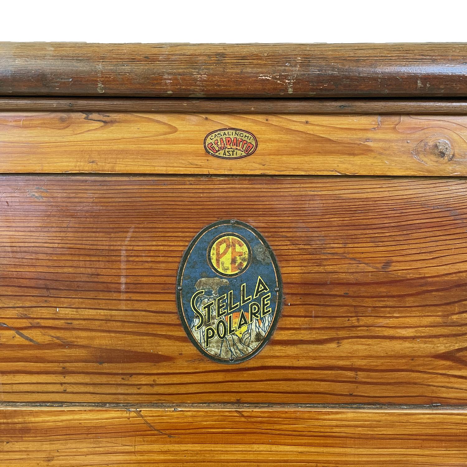 Italian wooden icebox Stella Polare by G. Saracco Asti, early 1900s For Sale 11