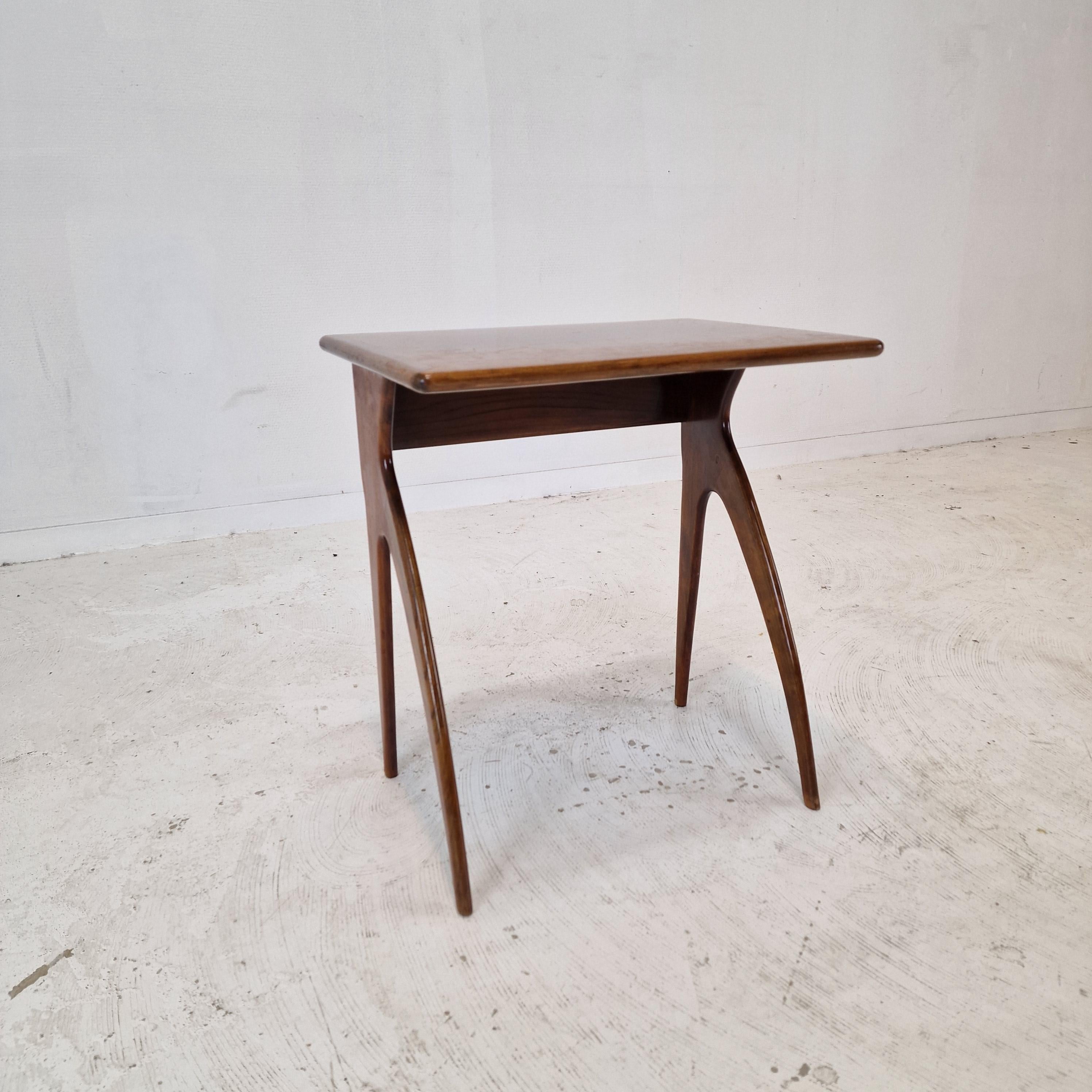 Italian Wooden Side Table, 1930s In Good Condition For Sale In Oud Beijerland, NL