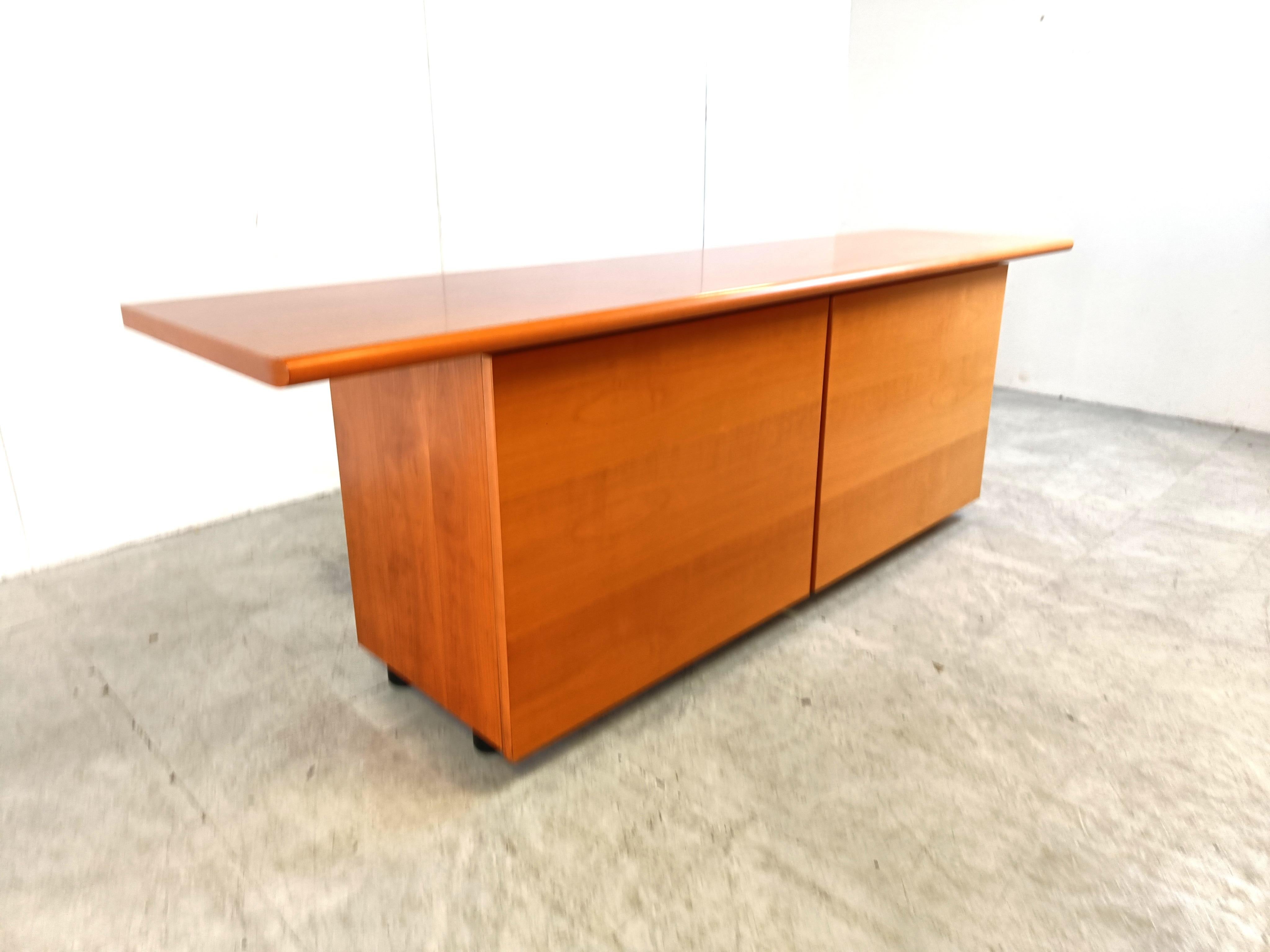 Buffet italien en bois avec portes coulissantes, années 1990 en vente 4