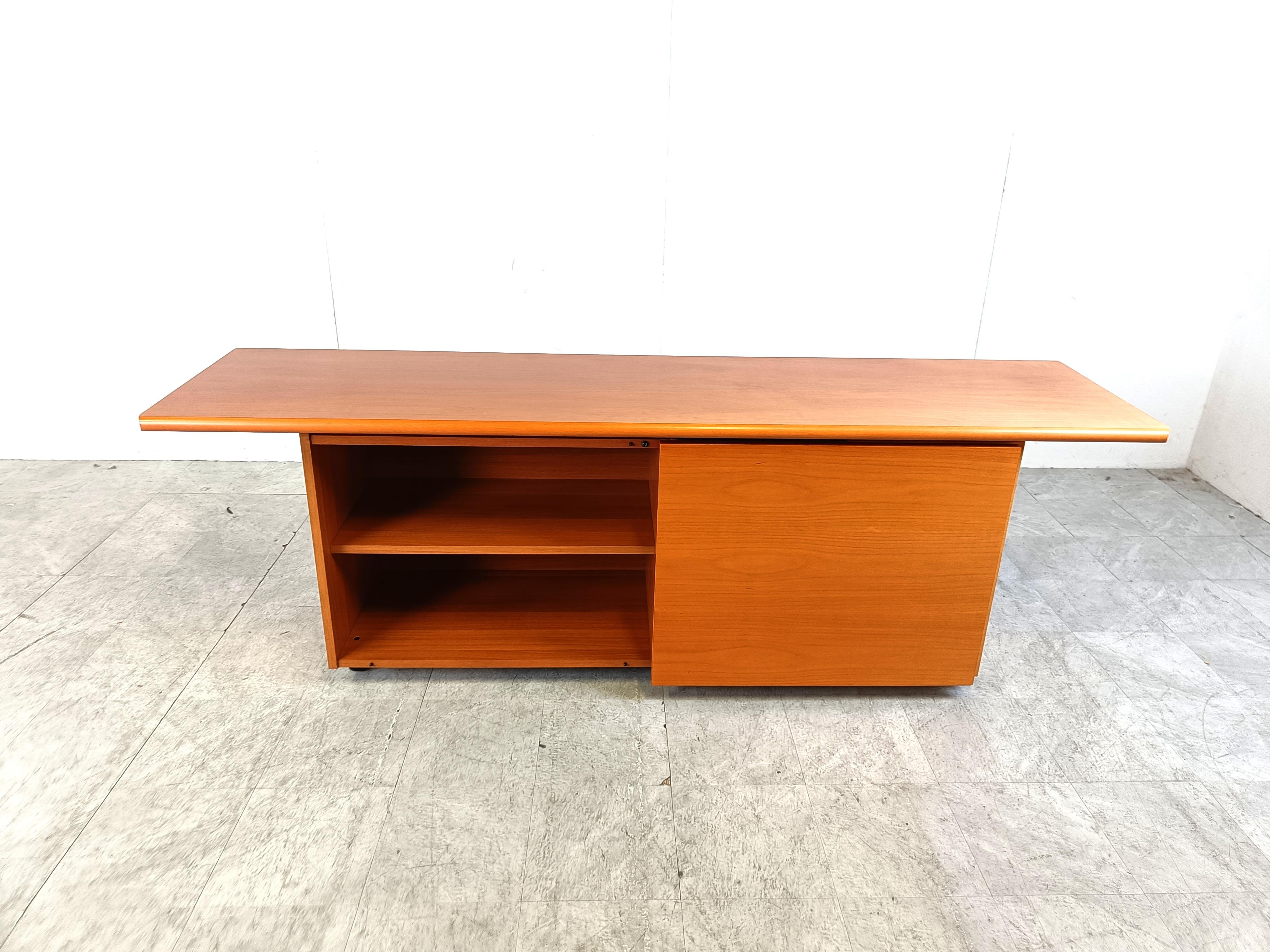 Buffet italien en bois avec portes coulissantes, années 1990 en vente 6