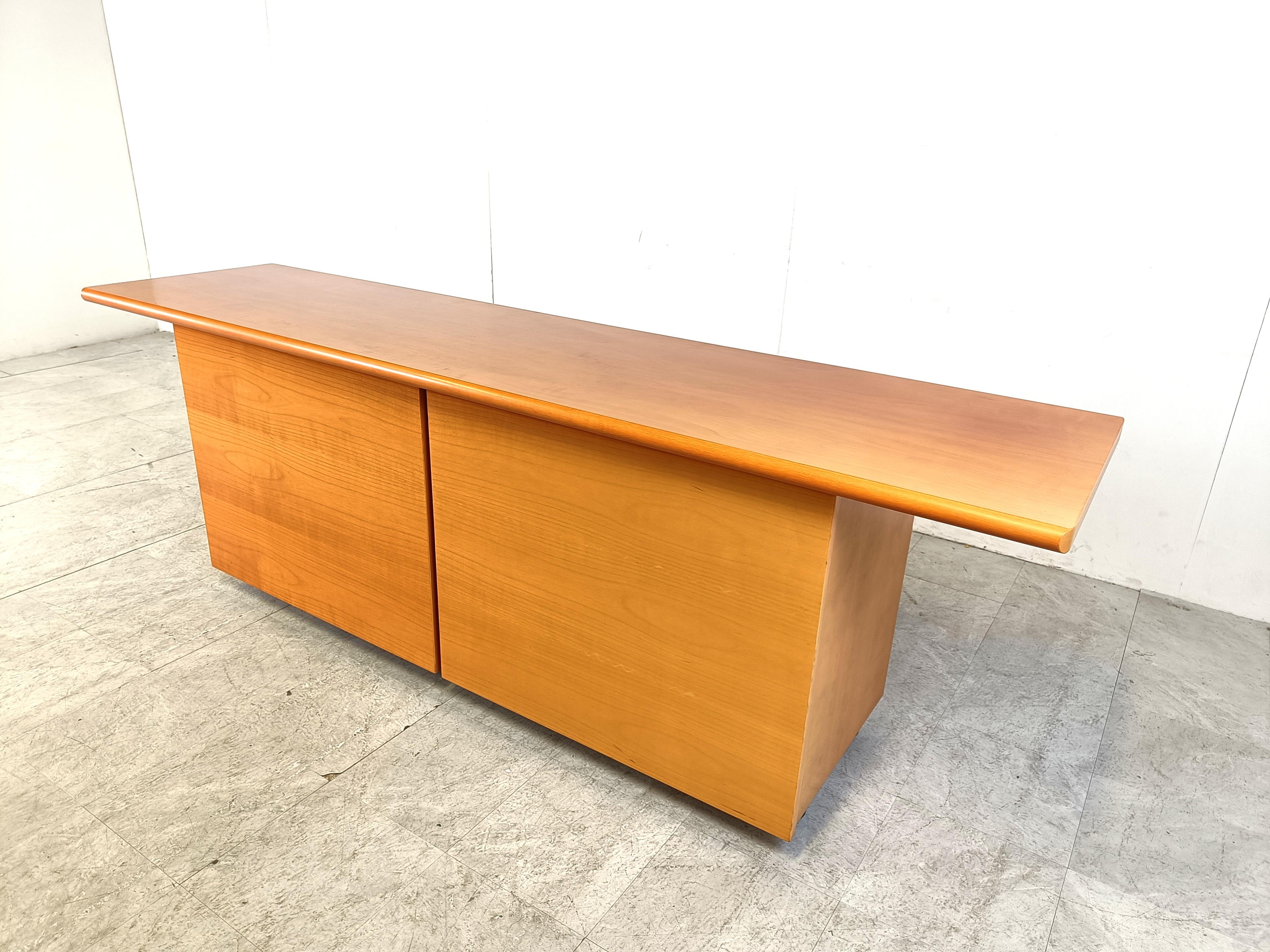 Buffet italien en bois avec portes coulissantes, années 1990 en vente 1