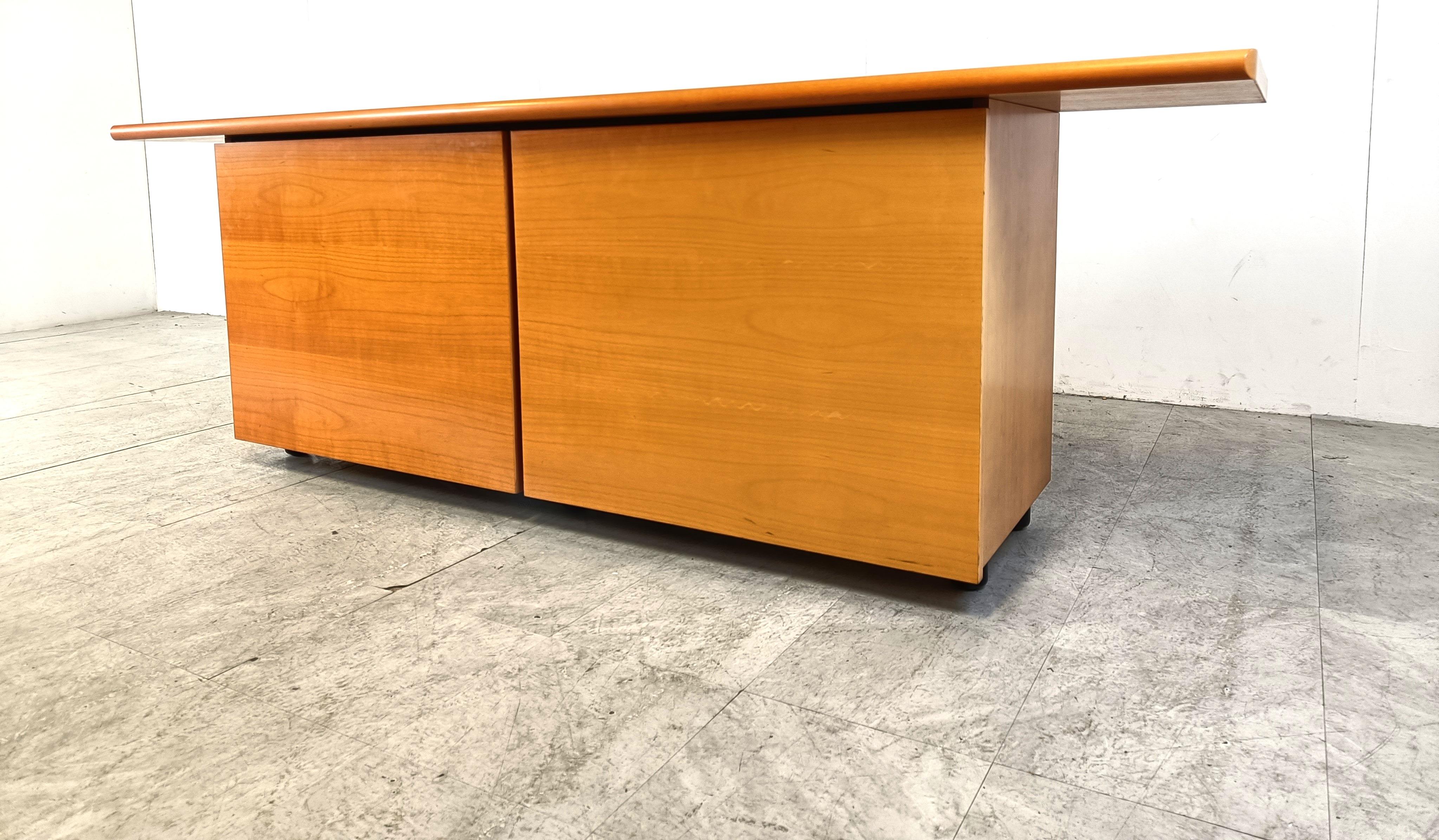 Buffet italien en bois avec portes coulissantes, années 1990 en vente 2