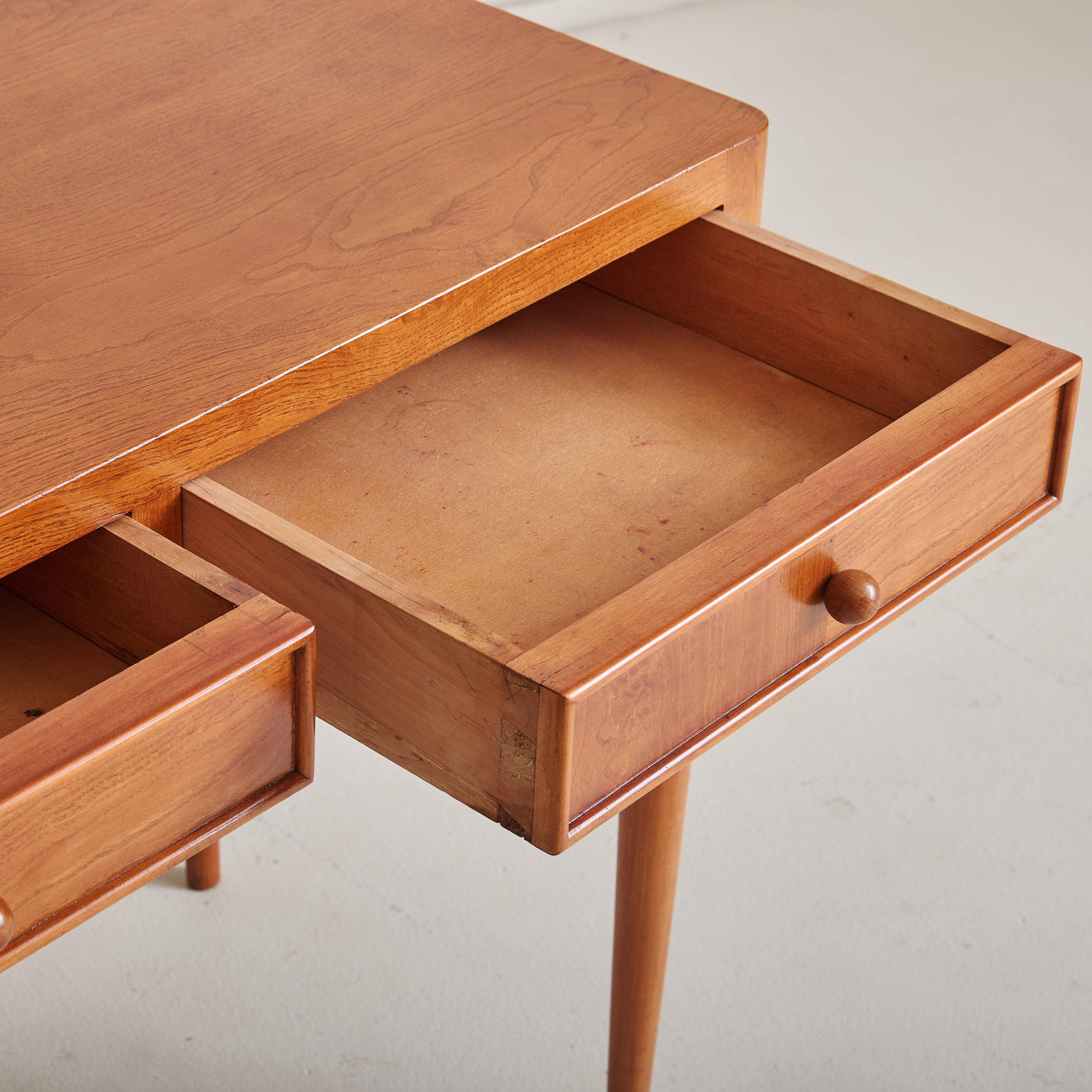 Italiano Italian Wooden Writing Desk Attributed to Paolo Buffa, 1950s in vendita