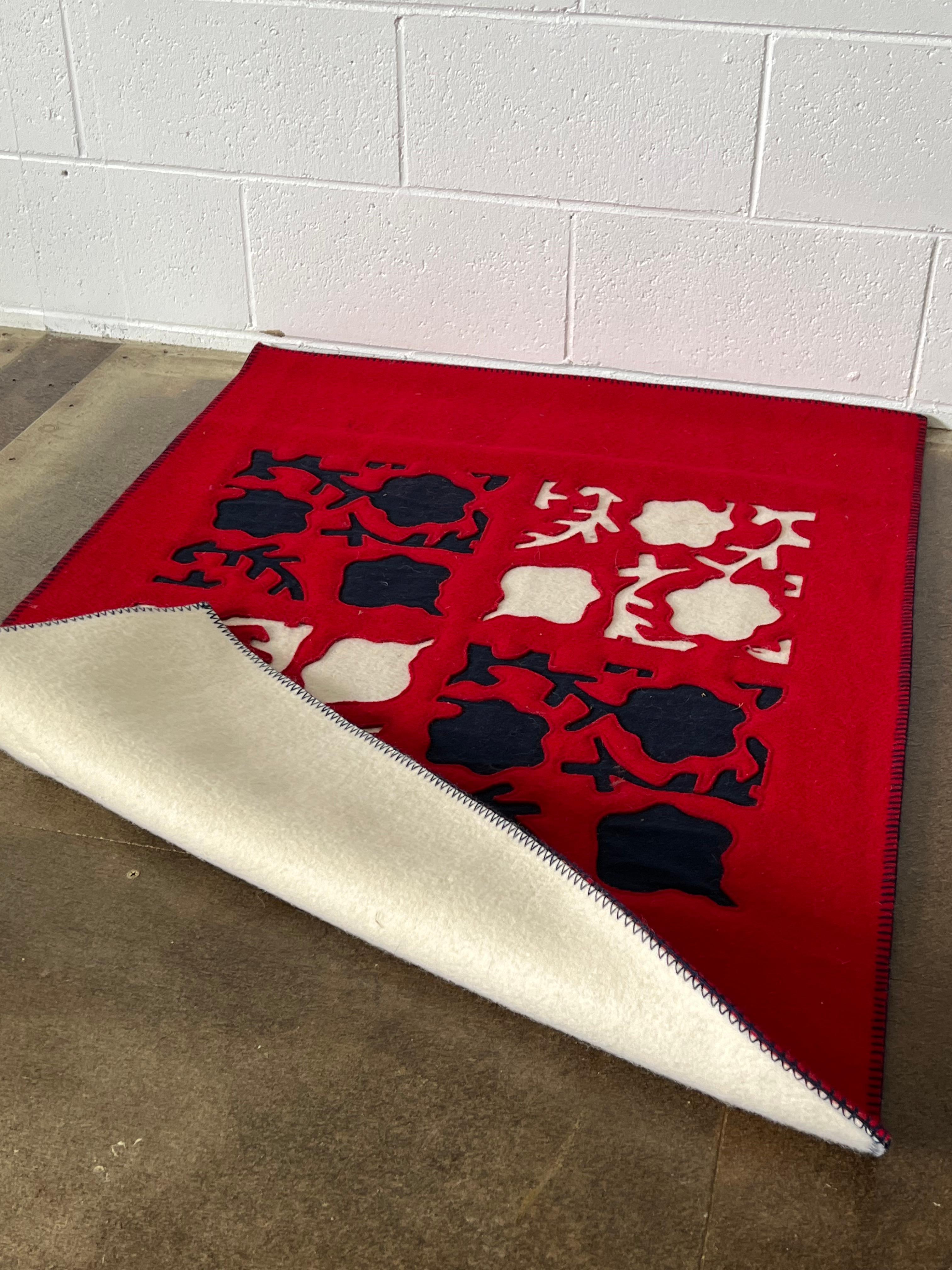 Italian Wool Red Rug with Flower by Paola Lenti, 1990 In Excellent Condition For Sale In Byron Bay, NSW