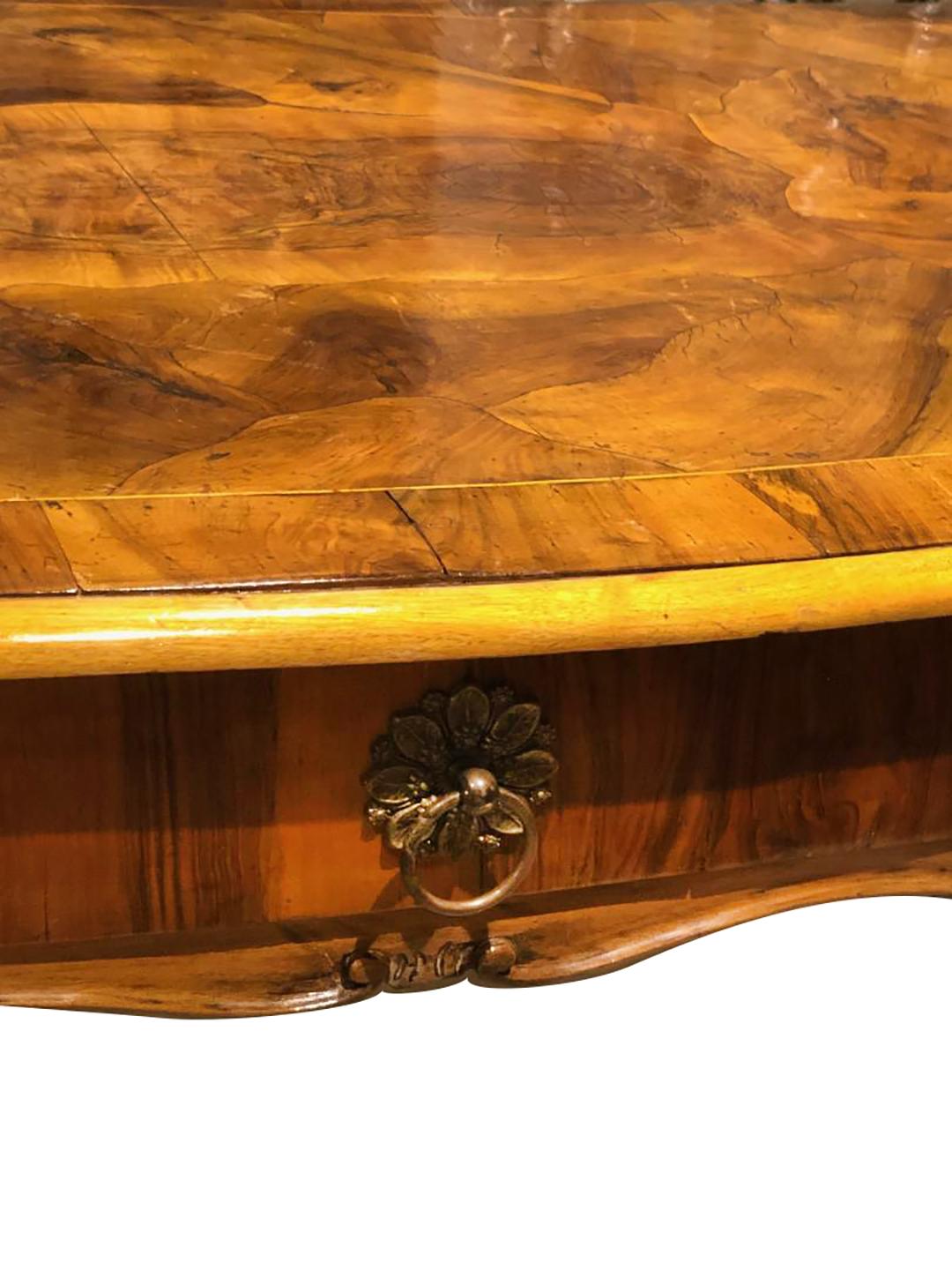 Italian Writing Table In Good Condition For Sale In New York, NY