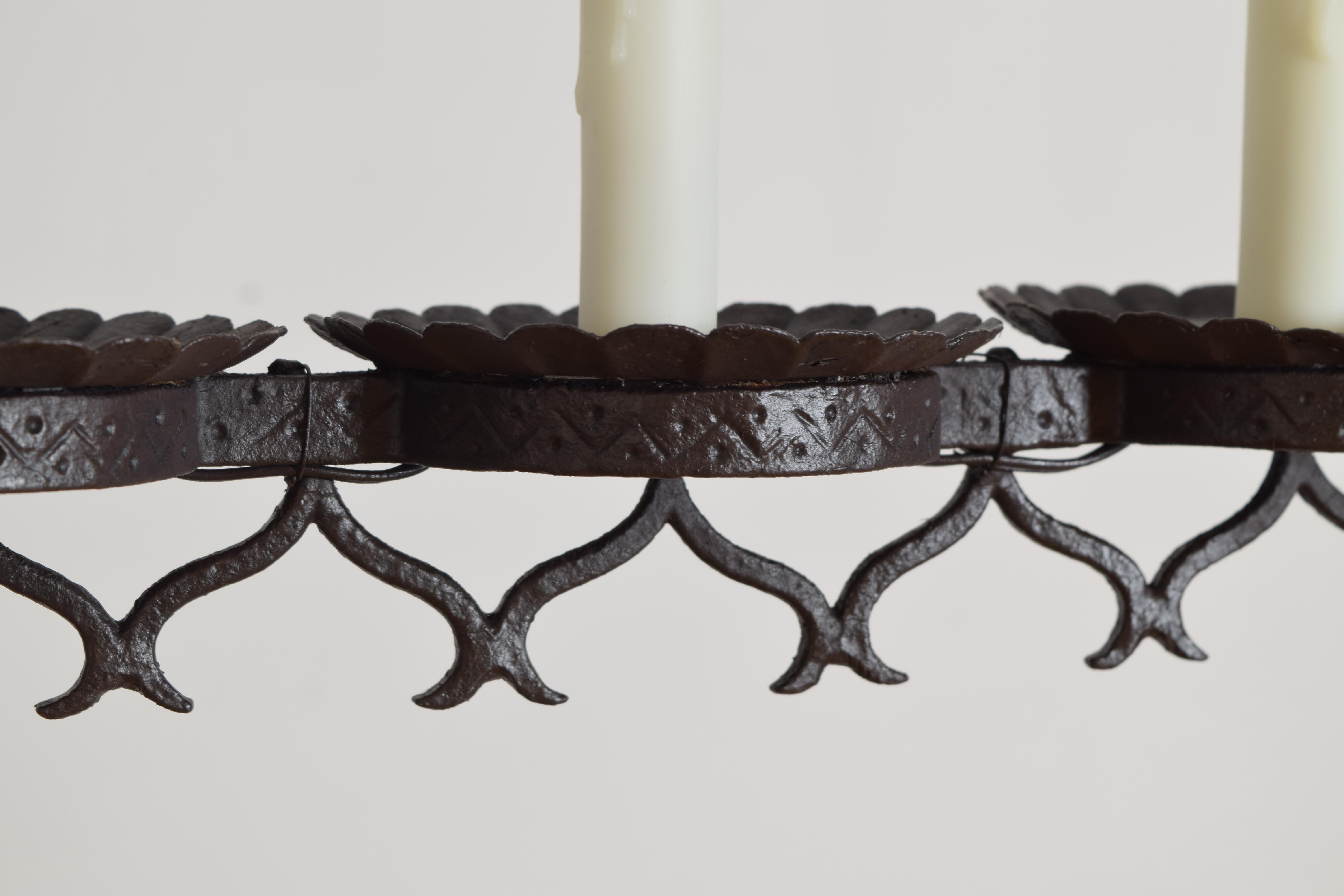 Araña horizontal italiana de 3 luces de hierro forjado, 1er cuarto del siglo XX en venta 2